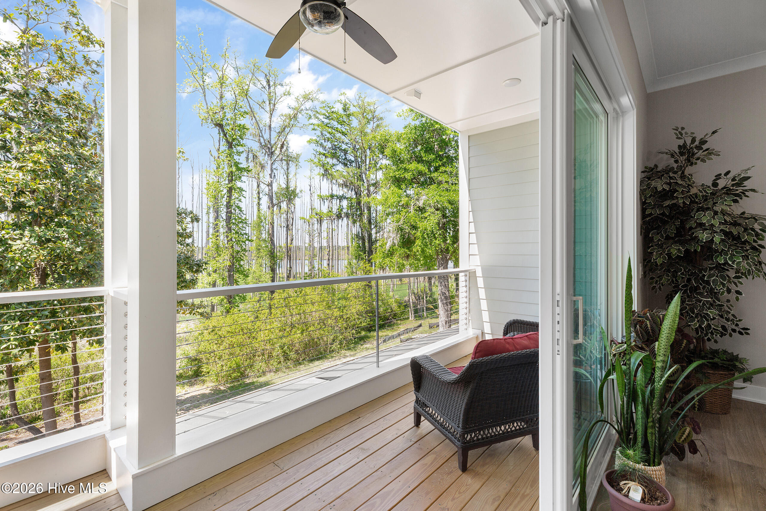 100563450 | Photo 18