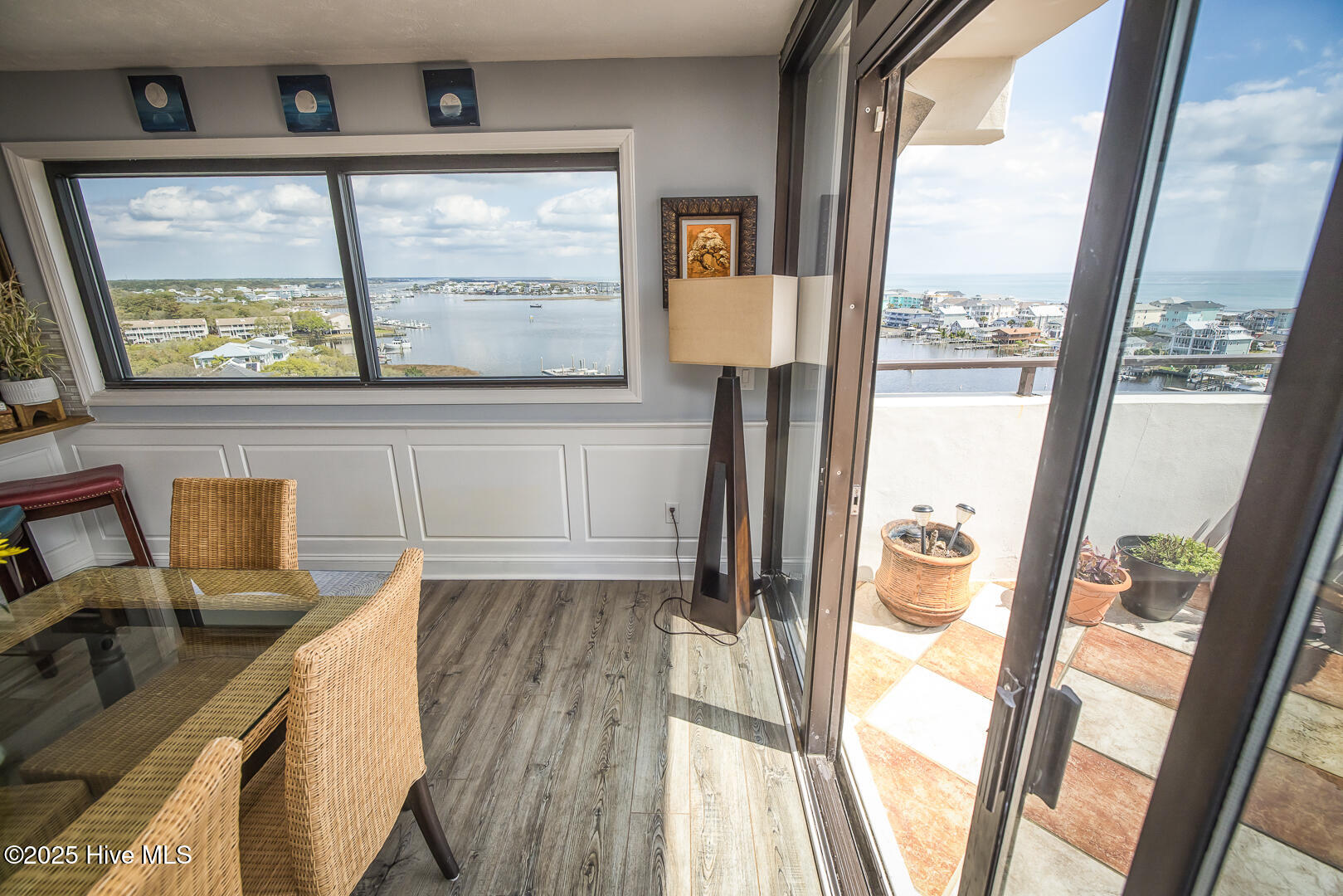 100567097 | Photo 11