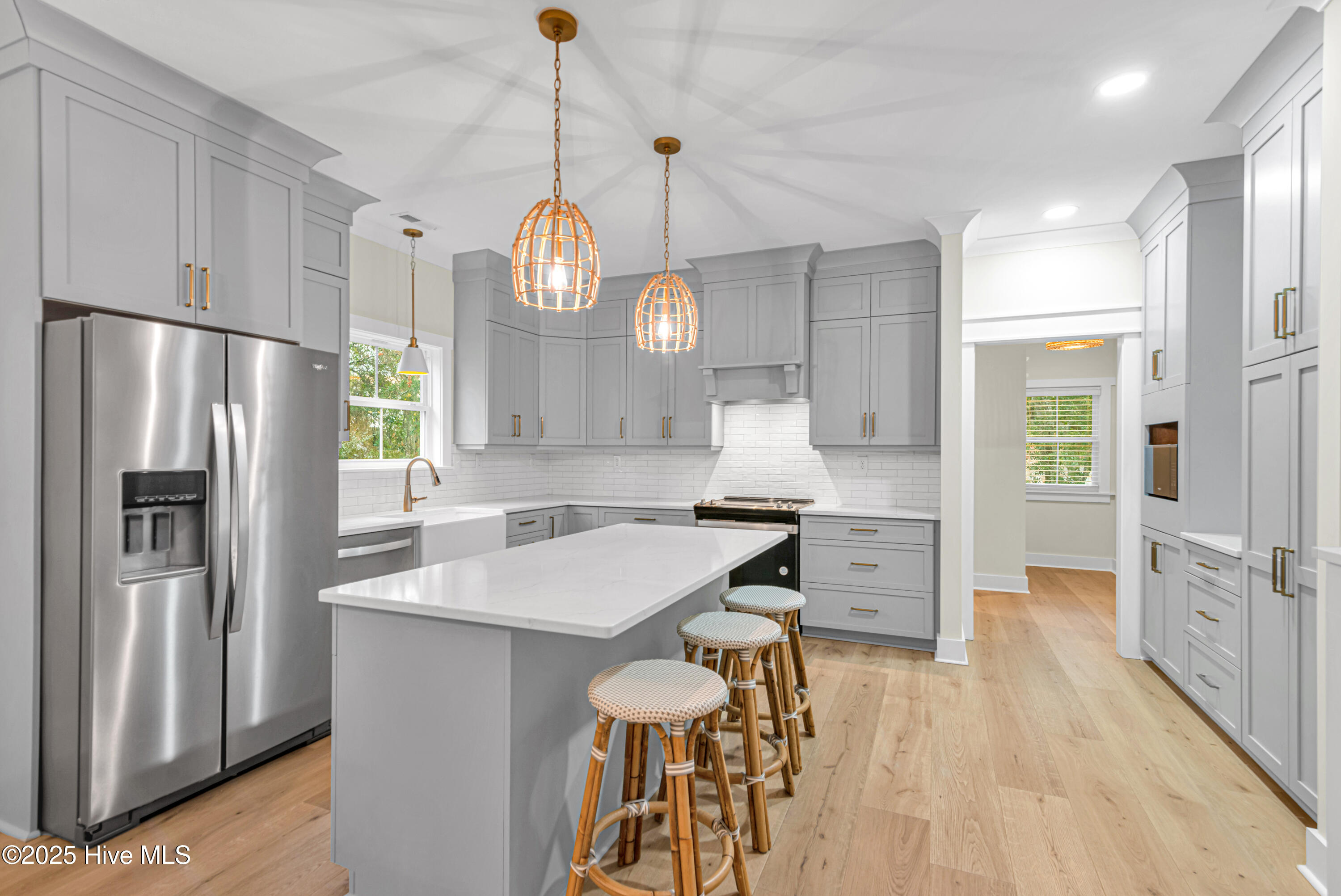 100542674 | Photo 11