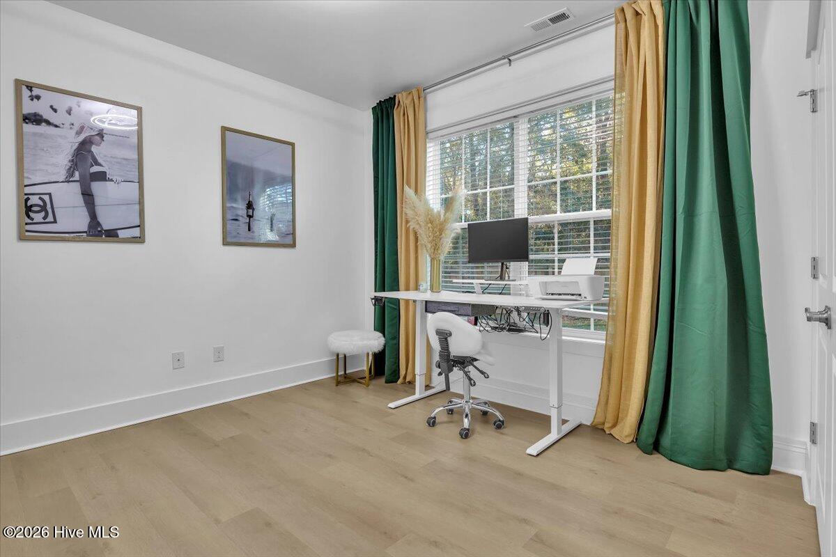 100551826 | Photo 53