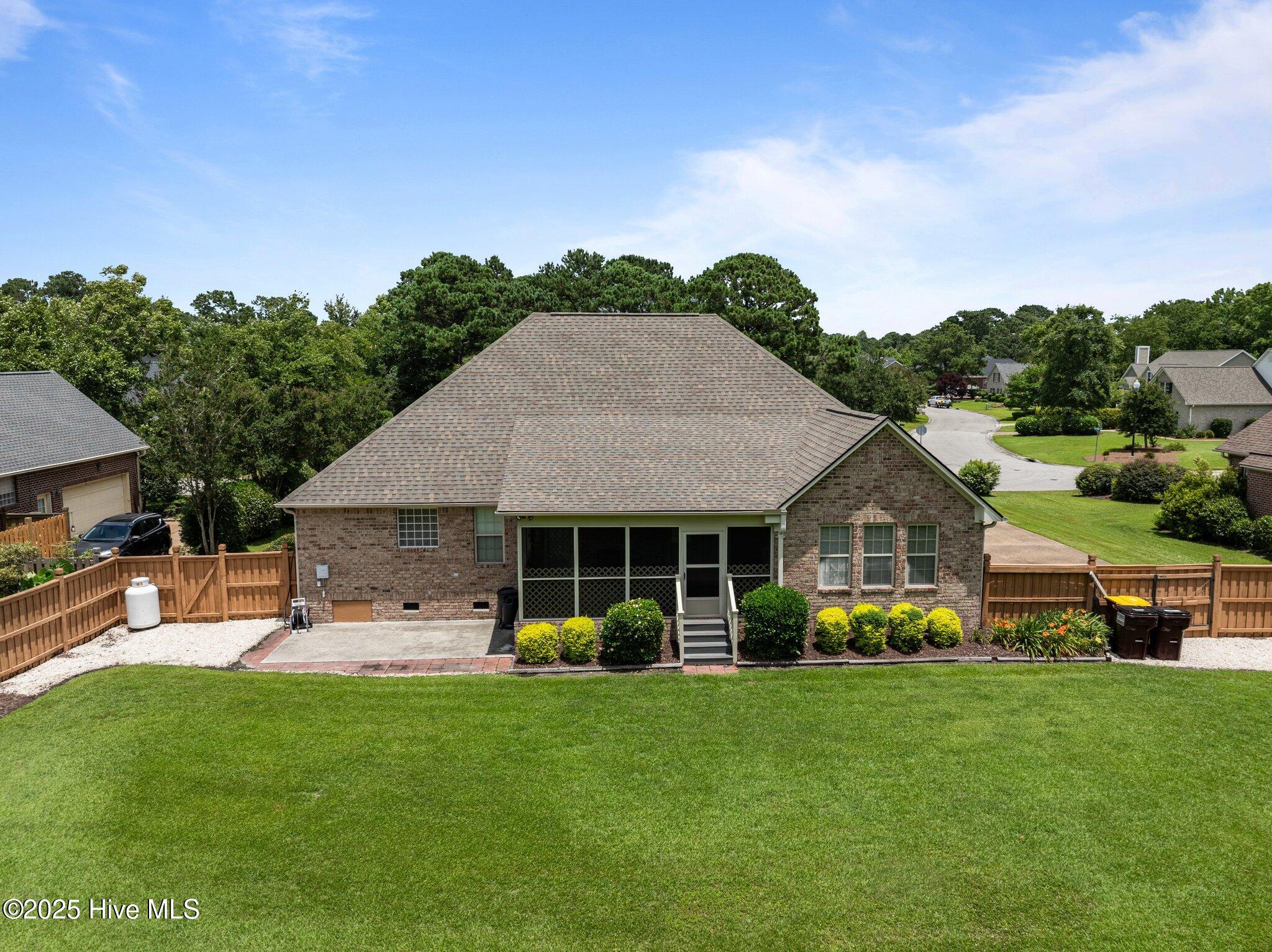 100515832 | Photo 15