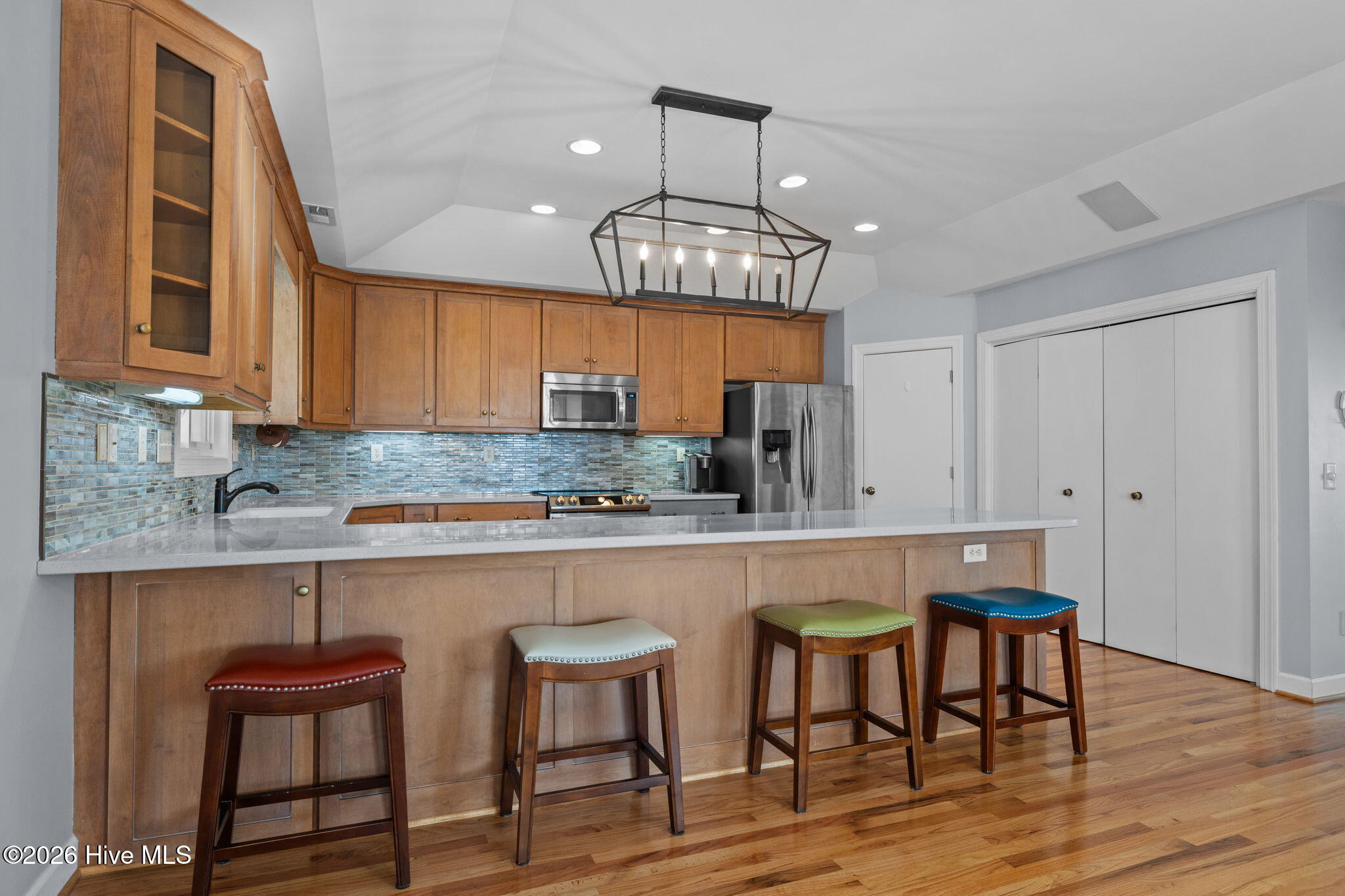 100554841 | Photo 12