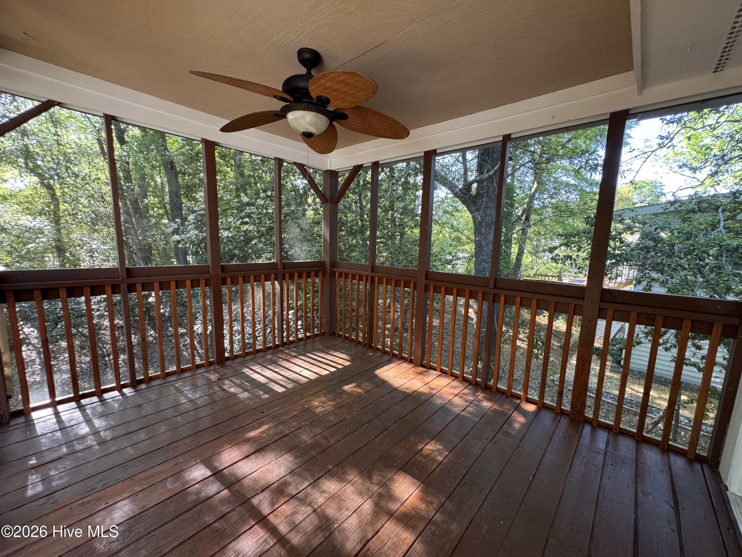 100567539 | Photo 11