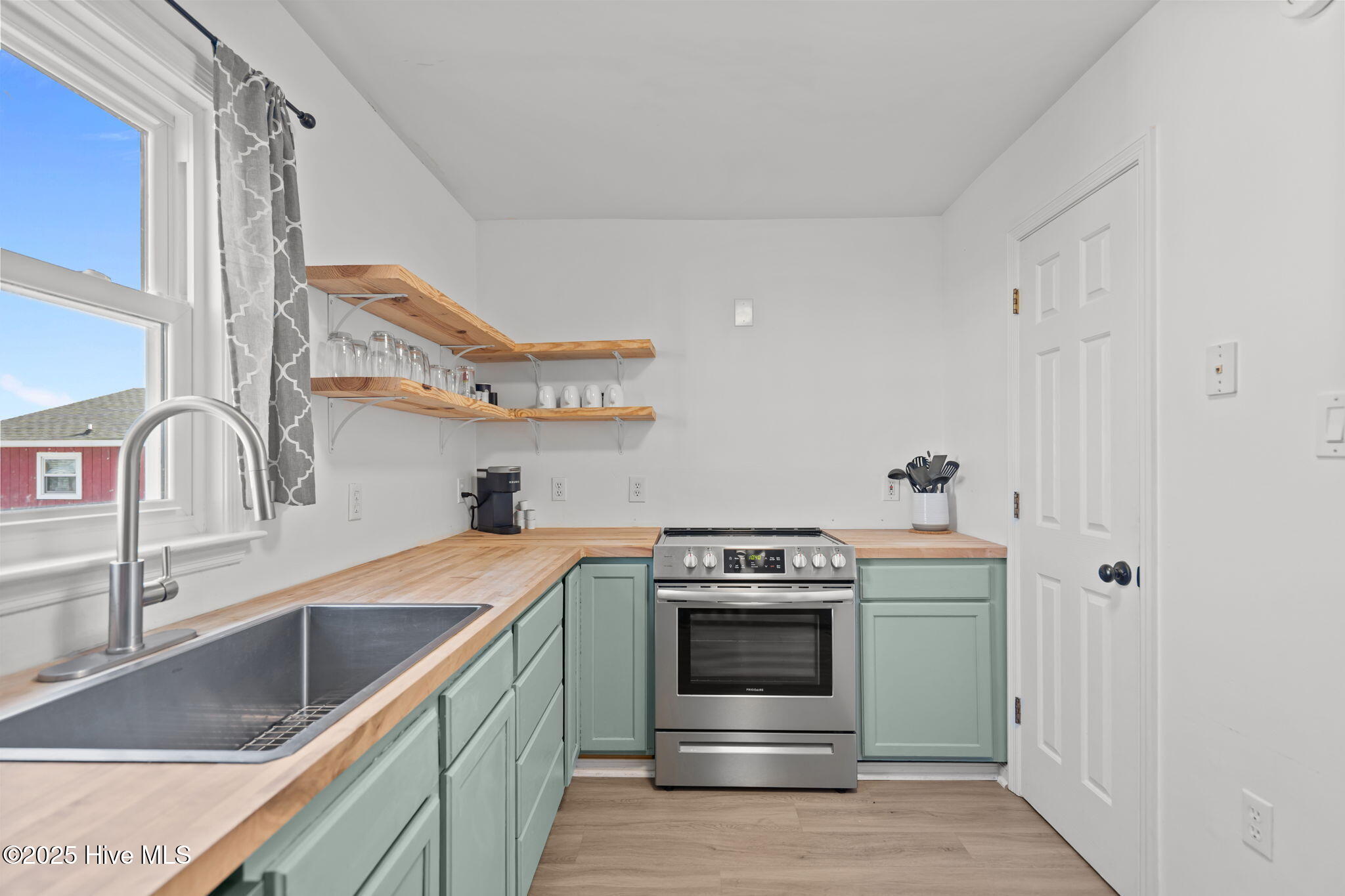 100544620 | Photo 19