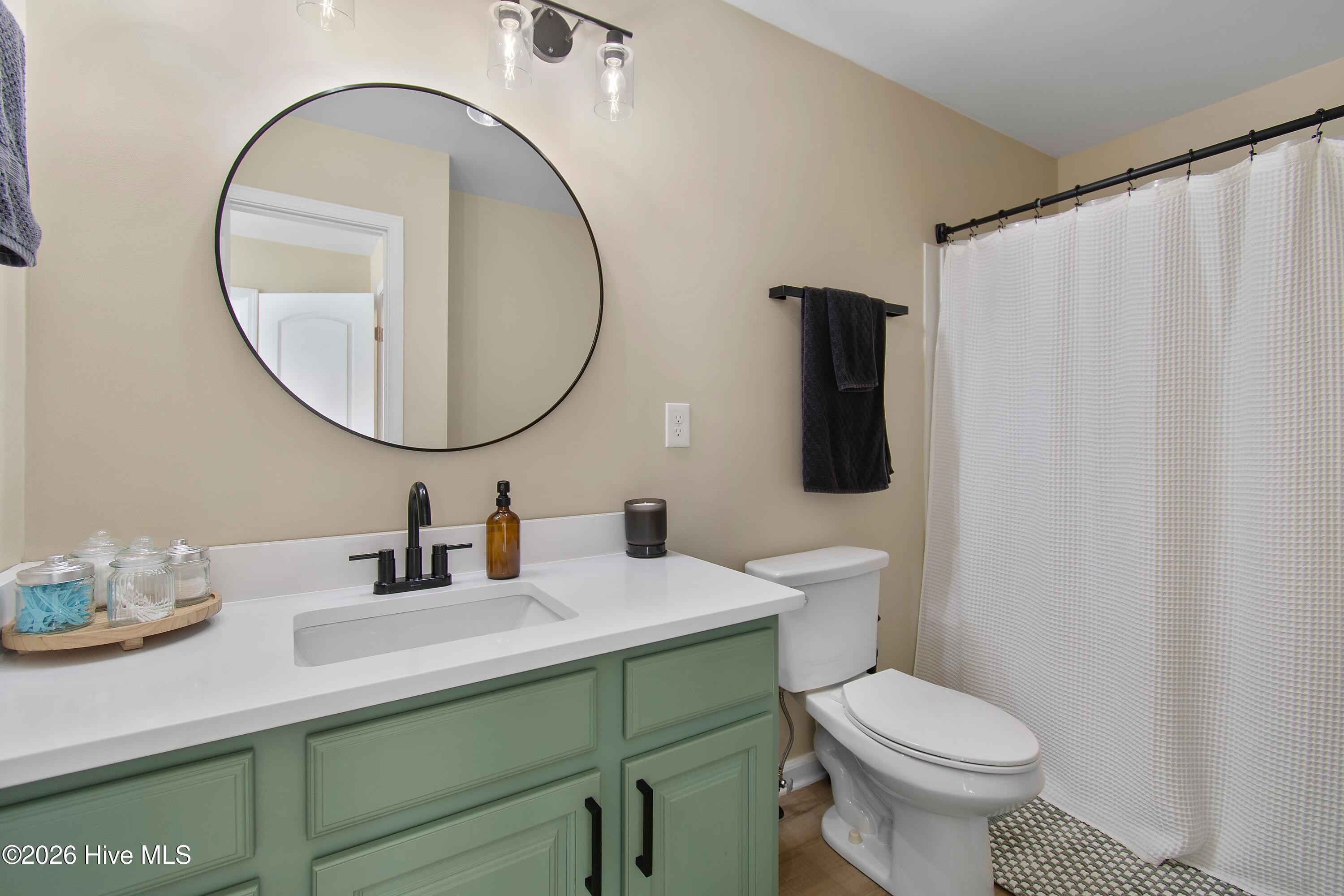 100549782 | Photo 34