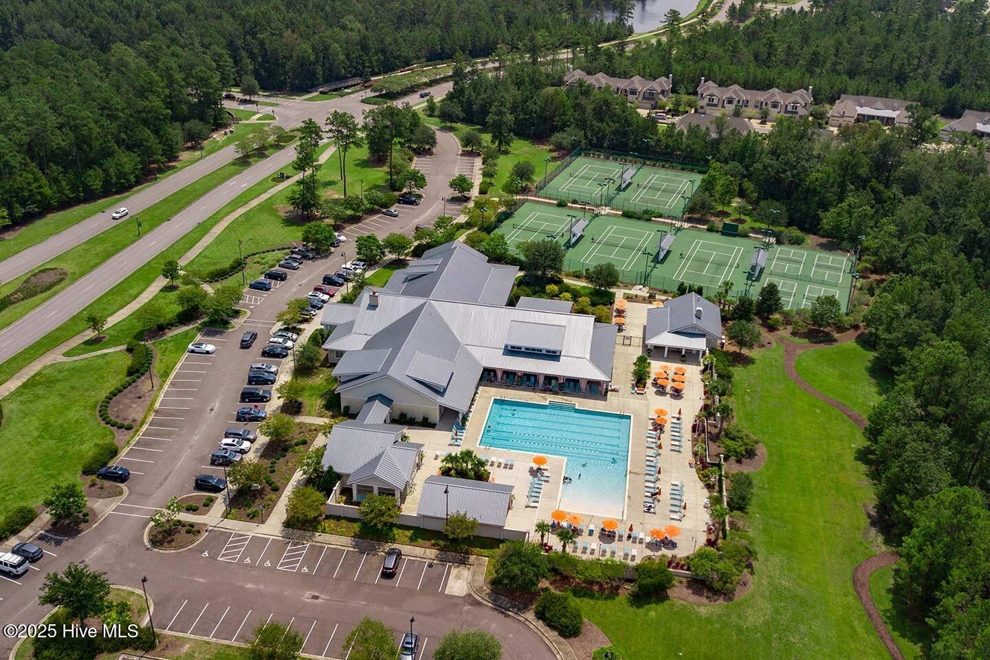 100538453 | Photo 44