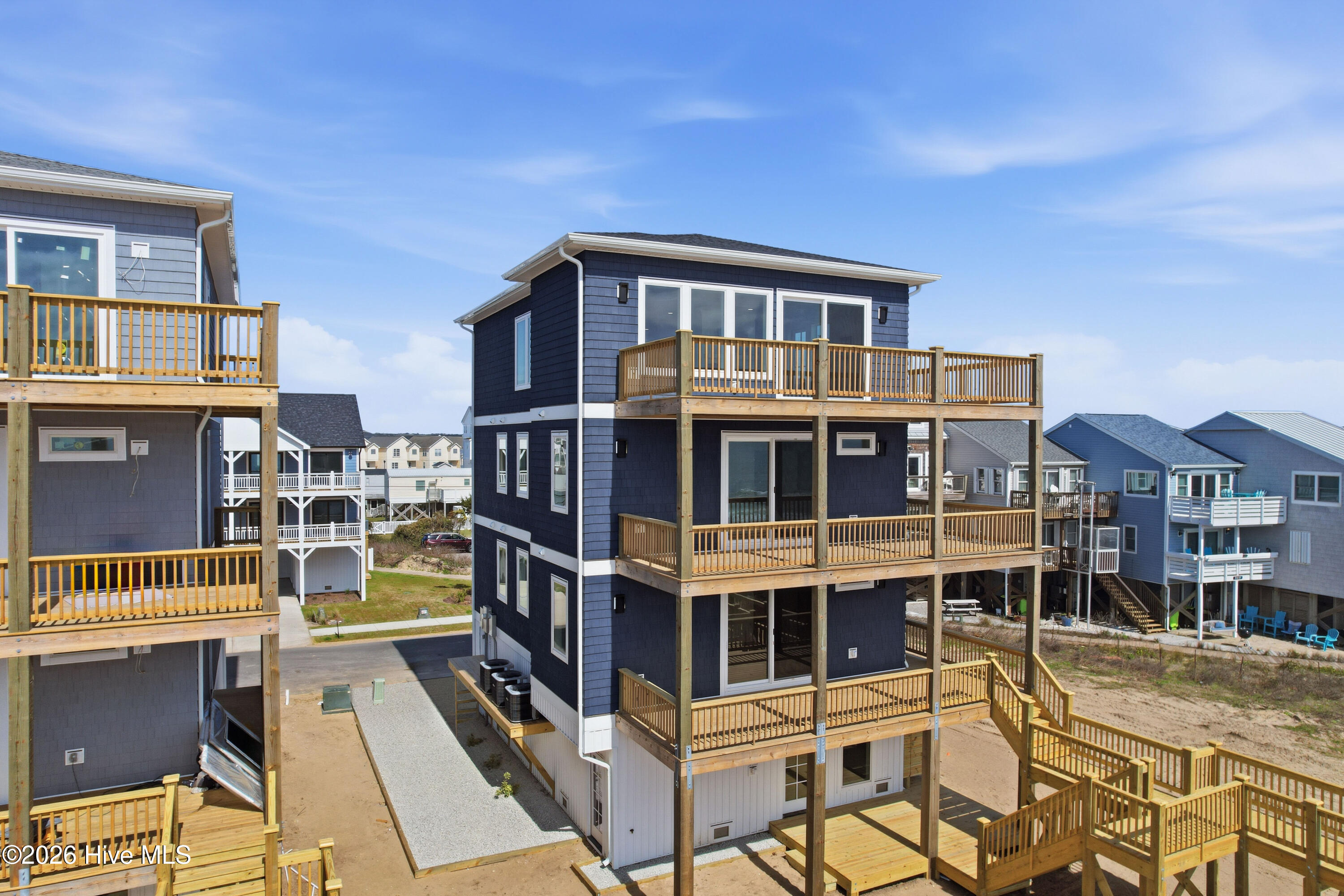 100508019 | Photo 47