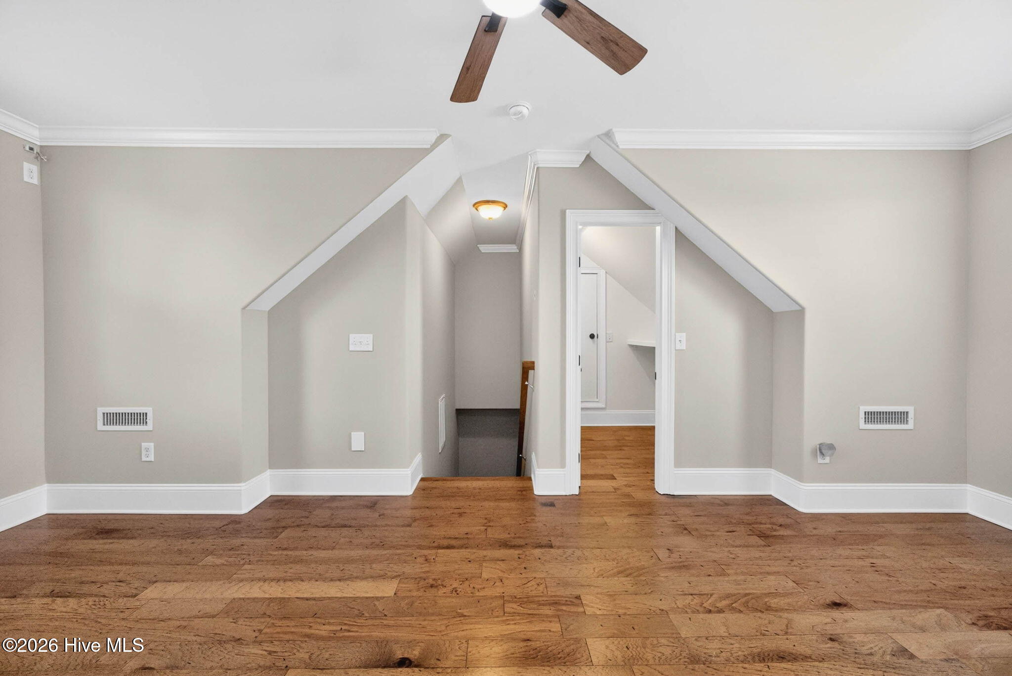 100567612 | Photo 53