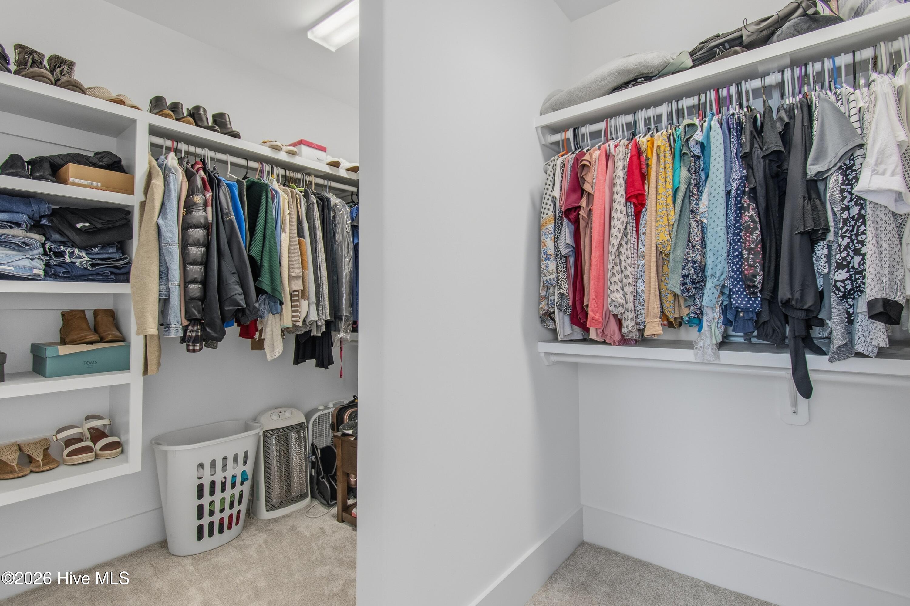 100547463 | Photo 32