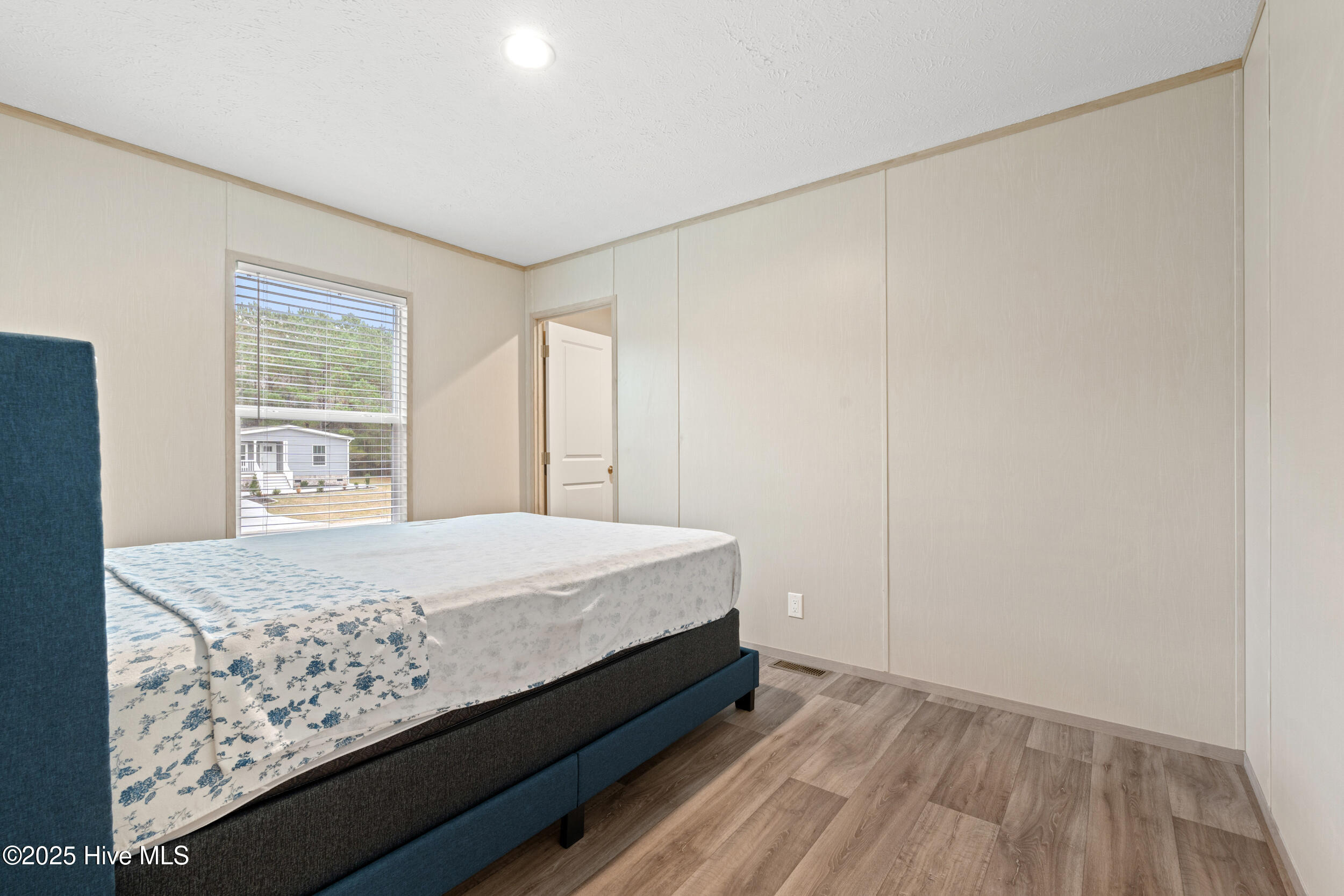 100543638 | Photo 20