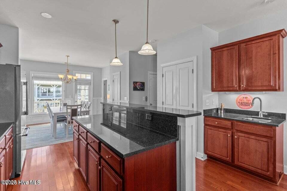 100570467 | Photo 21