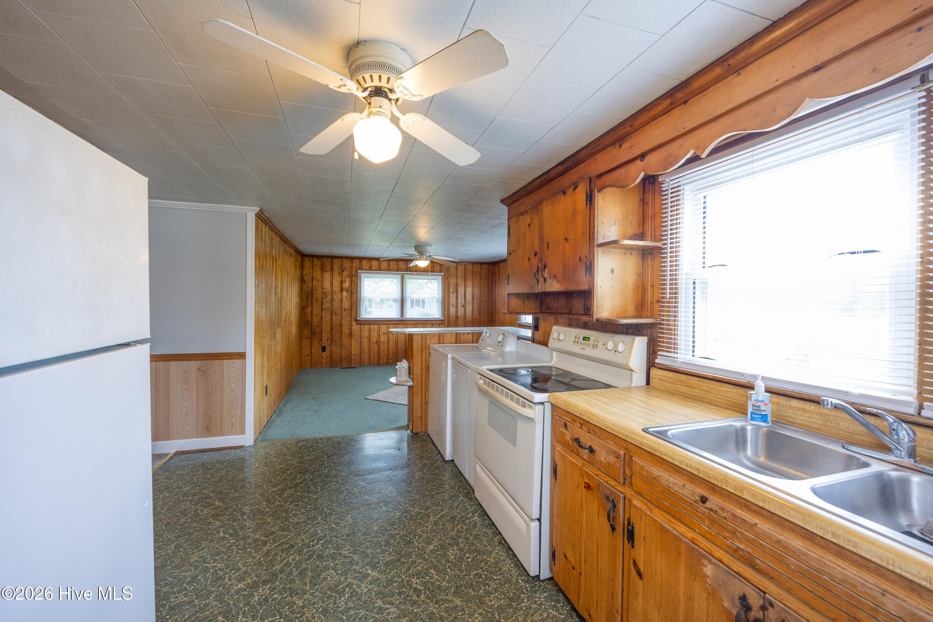 Exterior photo of 1181 Reedsford Road, Clinton, NC 28328. MLS: 100583994