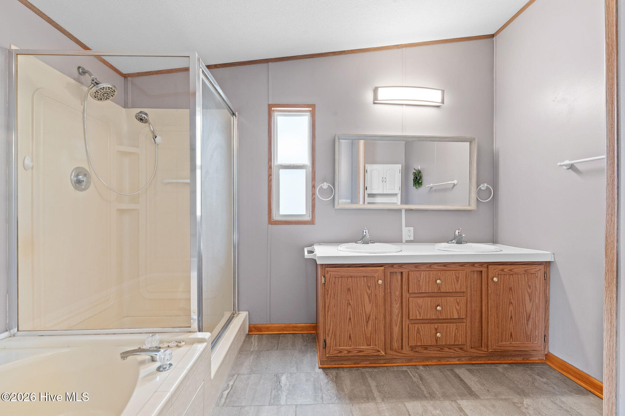 100564701 | Photo 27