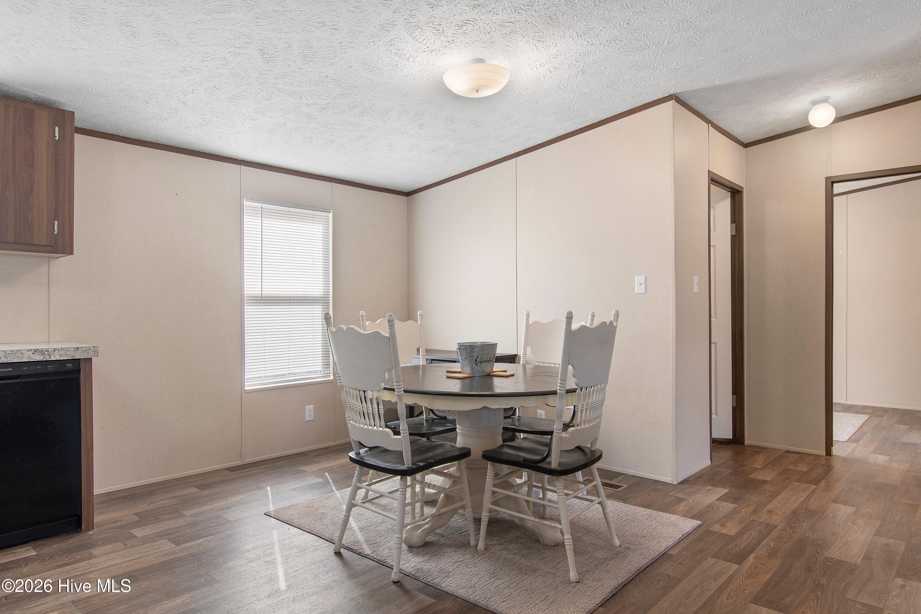 100563452 | Photo 12