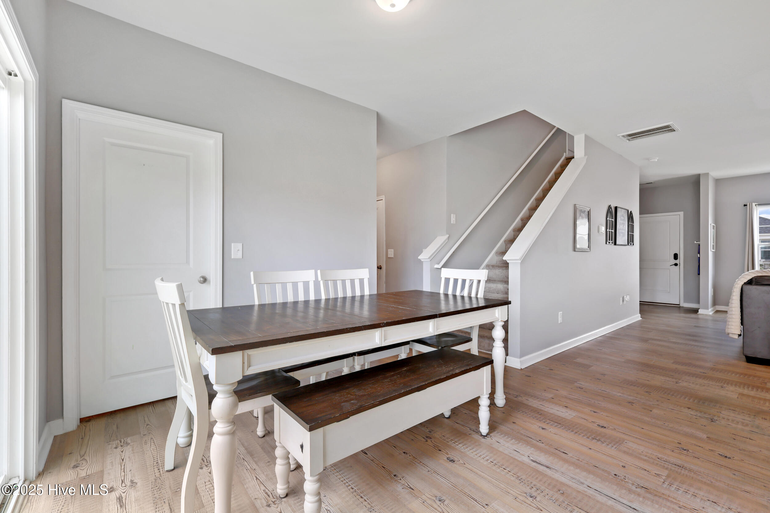 100554795 | Photo 11