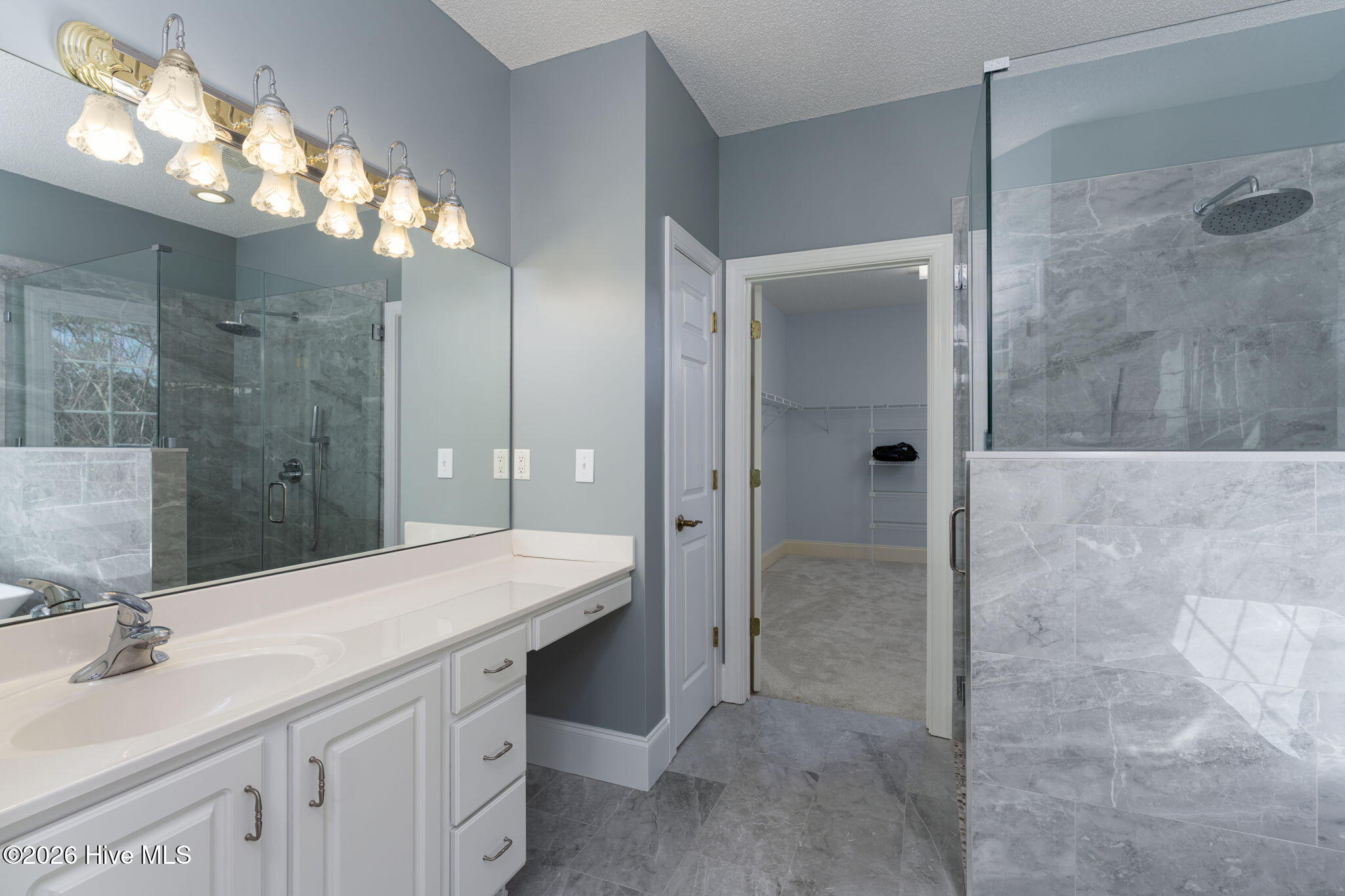 100552056 | Photo 32