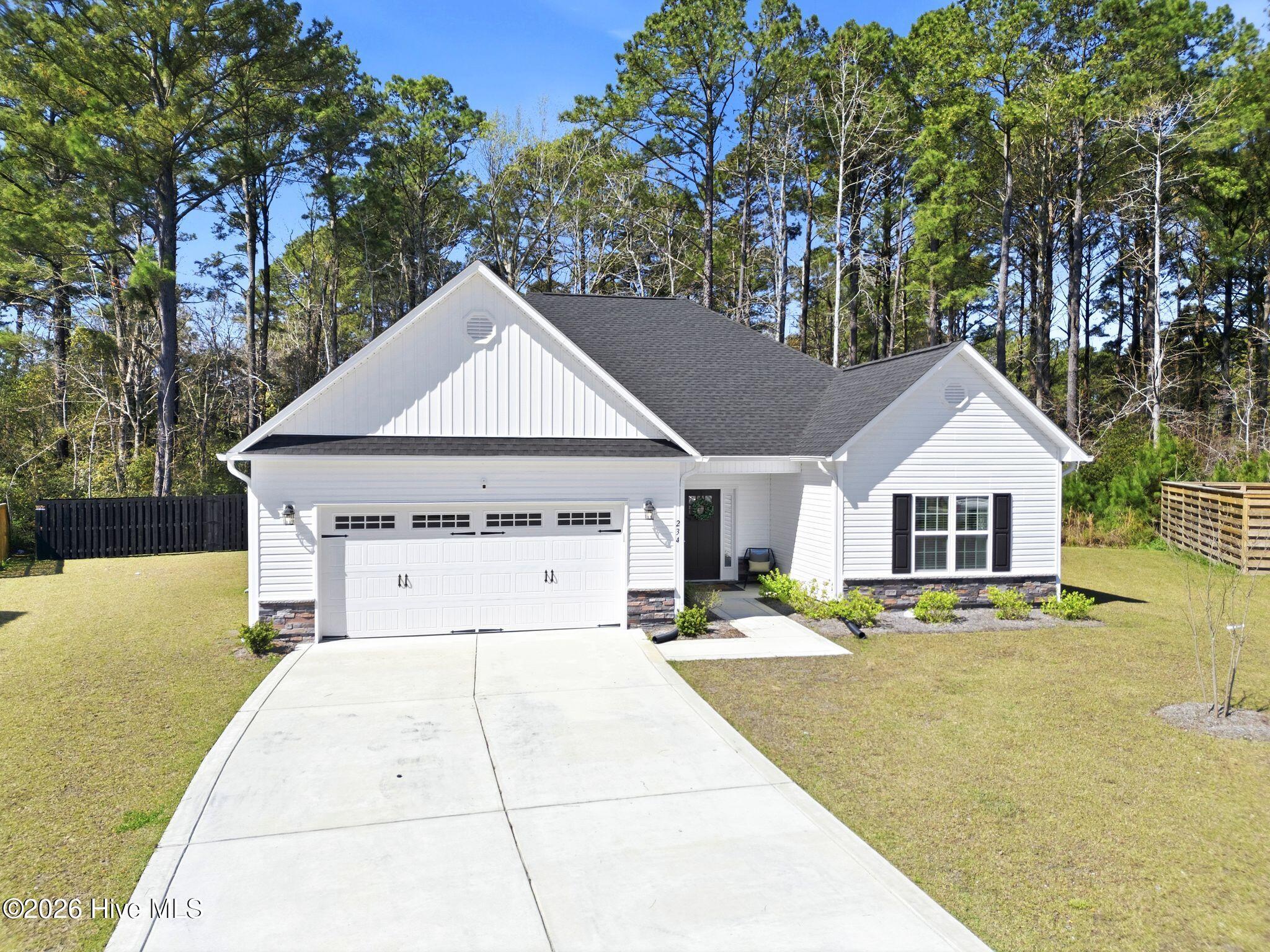 100563255 | Photo 42