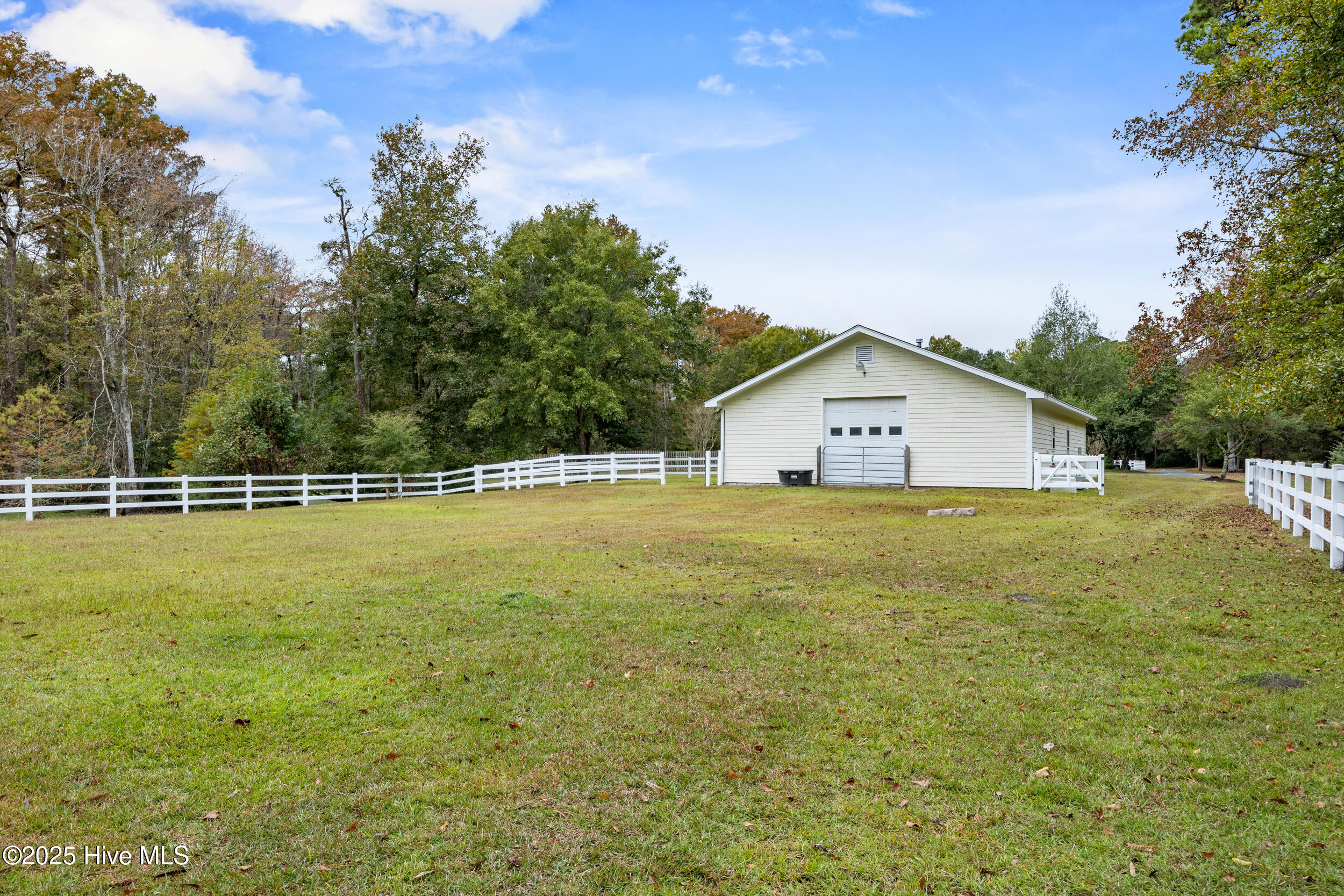 100538720 | Photo 91