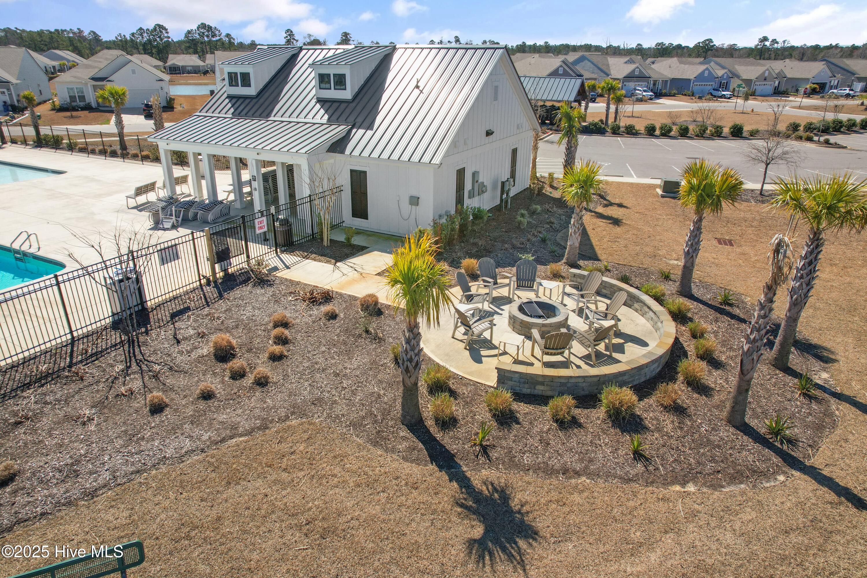 100532742 | Photo 56