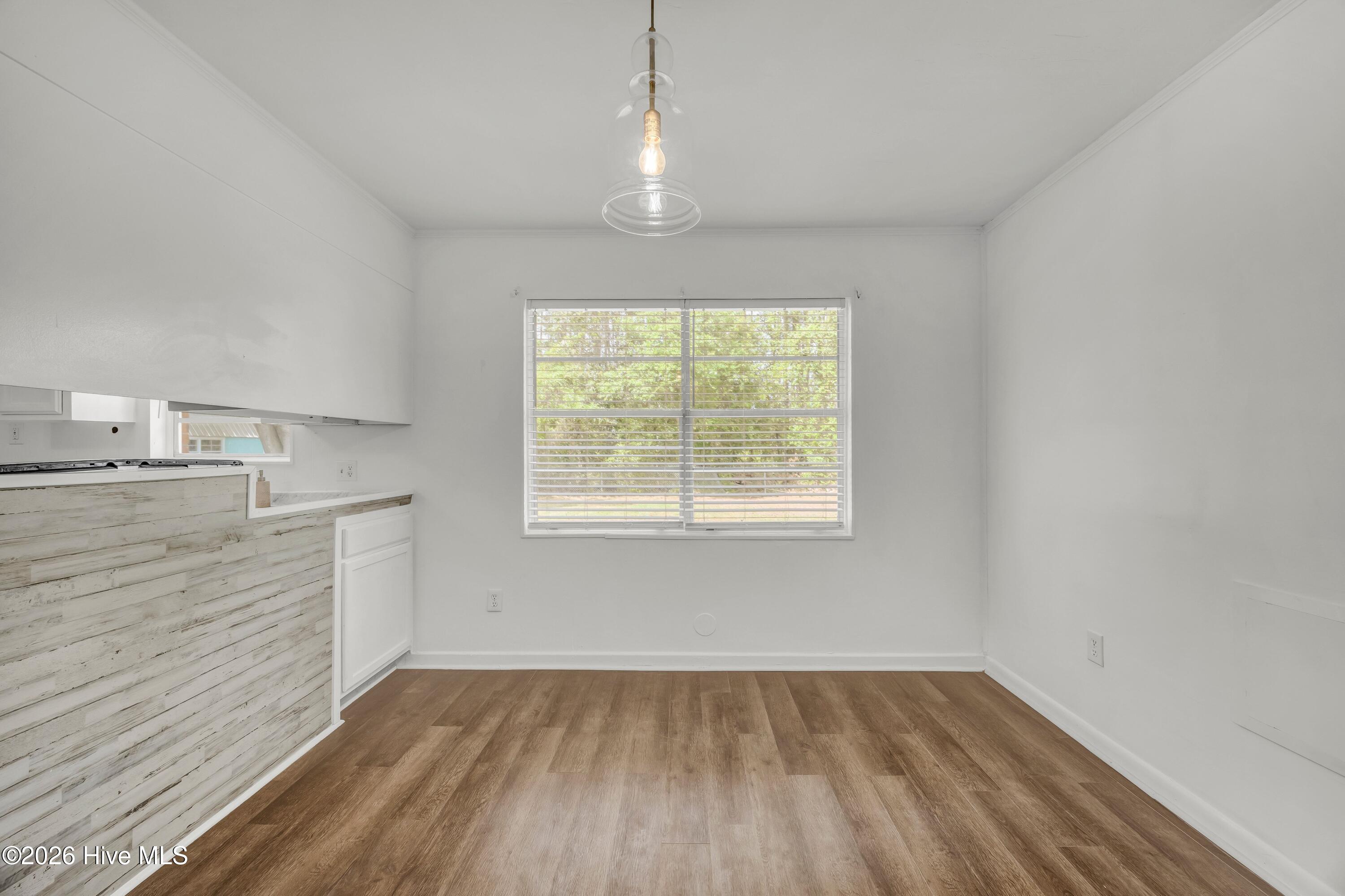 100566931 | Photo 18