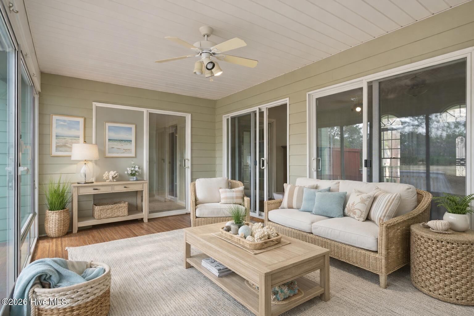 100559475 | Photo 37