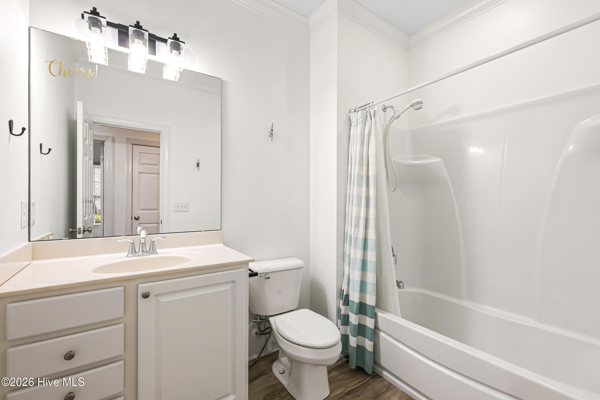 100547349 | Photo 34