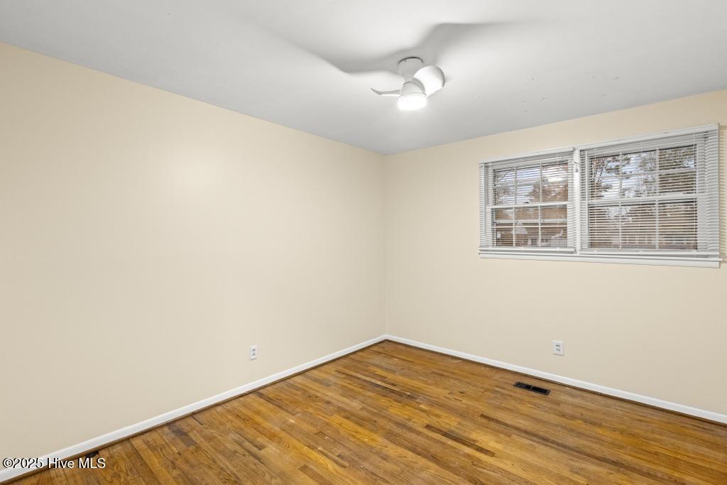 100526161 | Photo 18