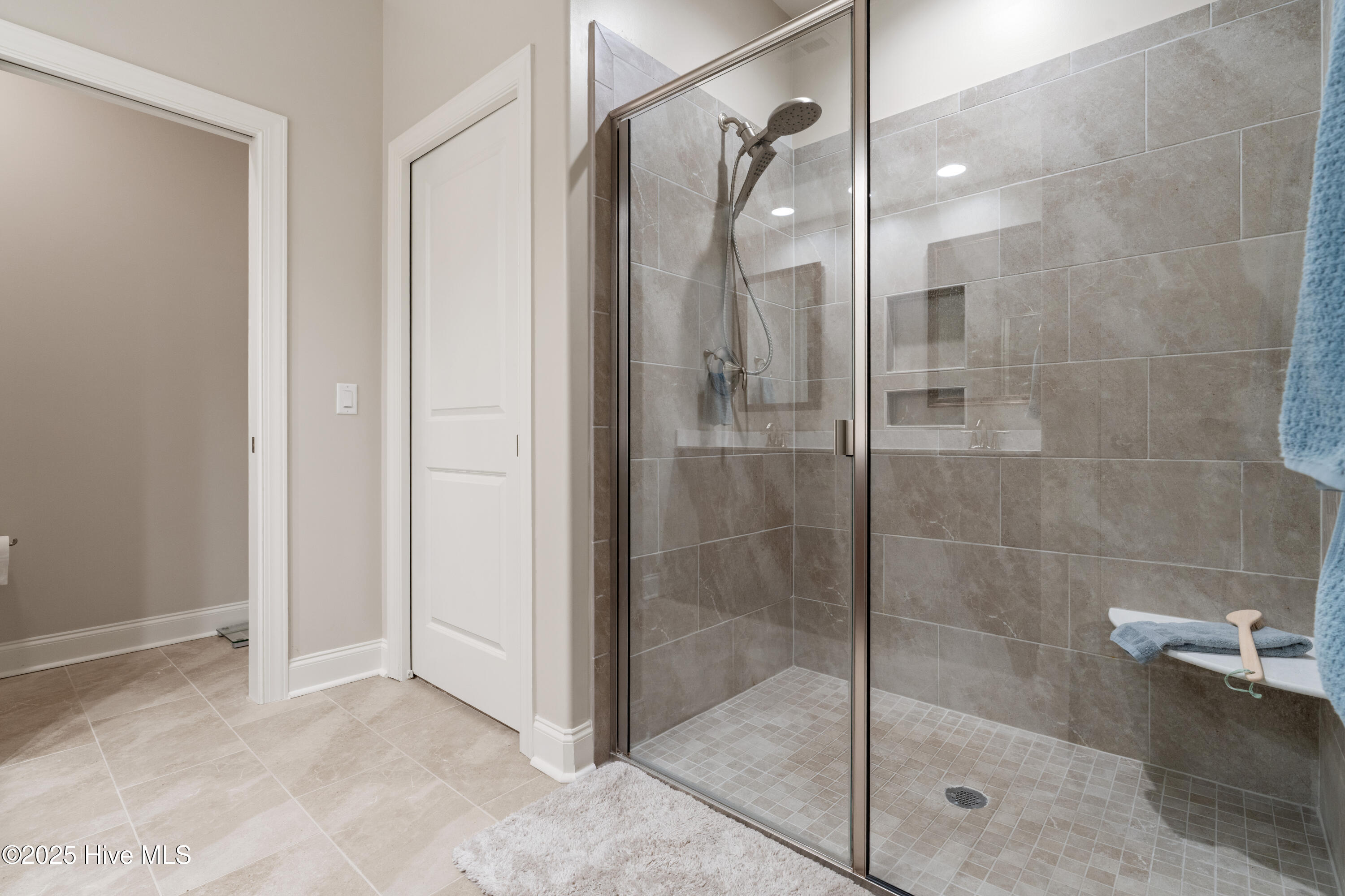 100536175 | Photo 29