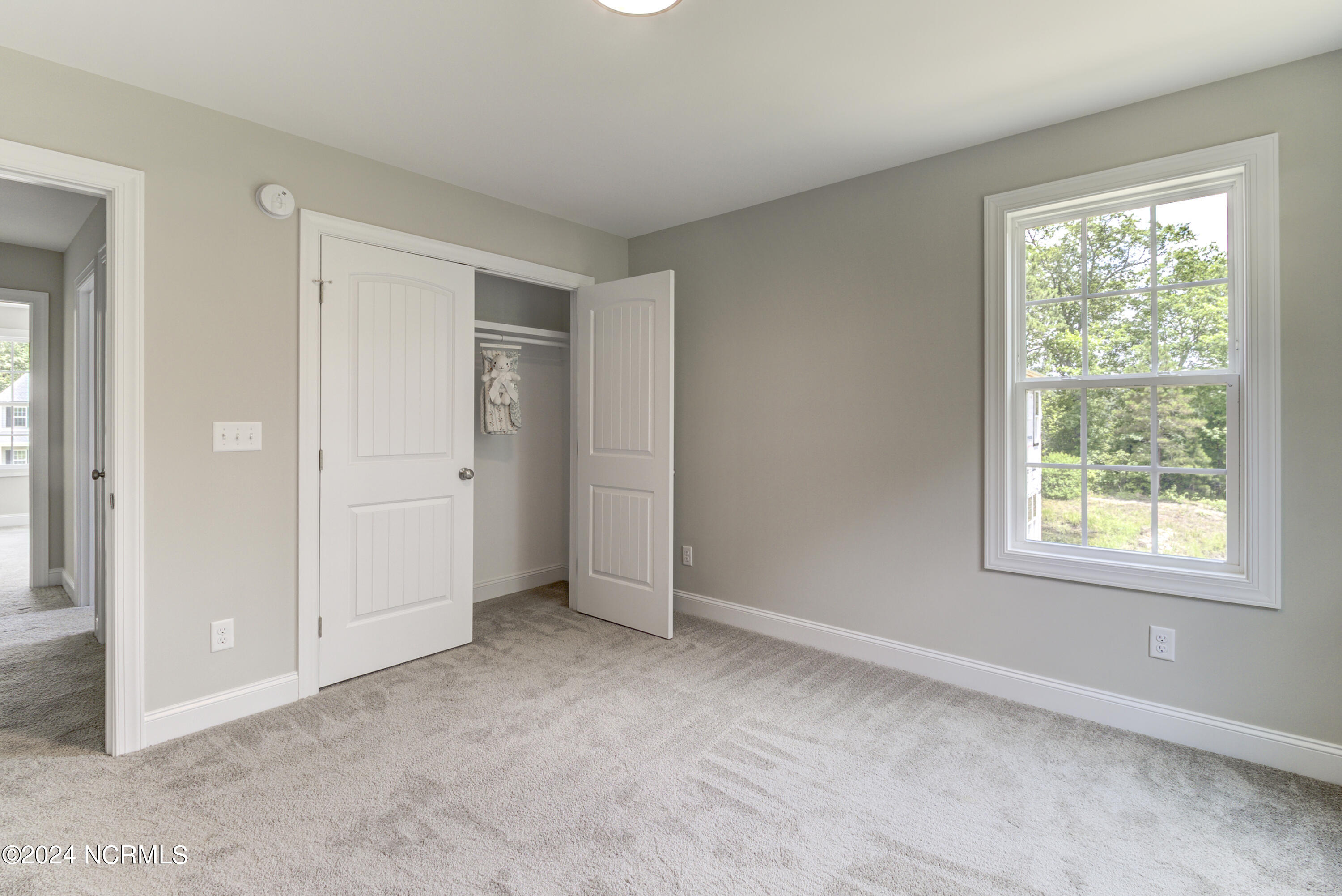 100548274 | Photo 25