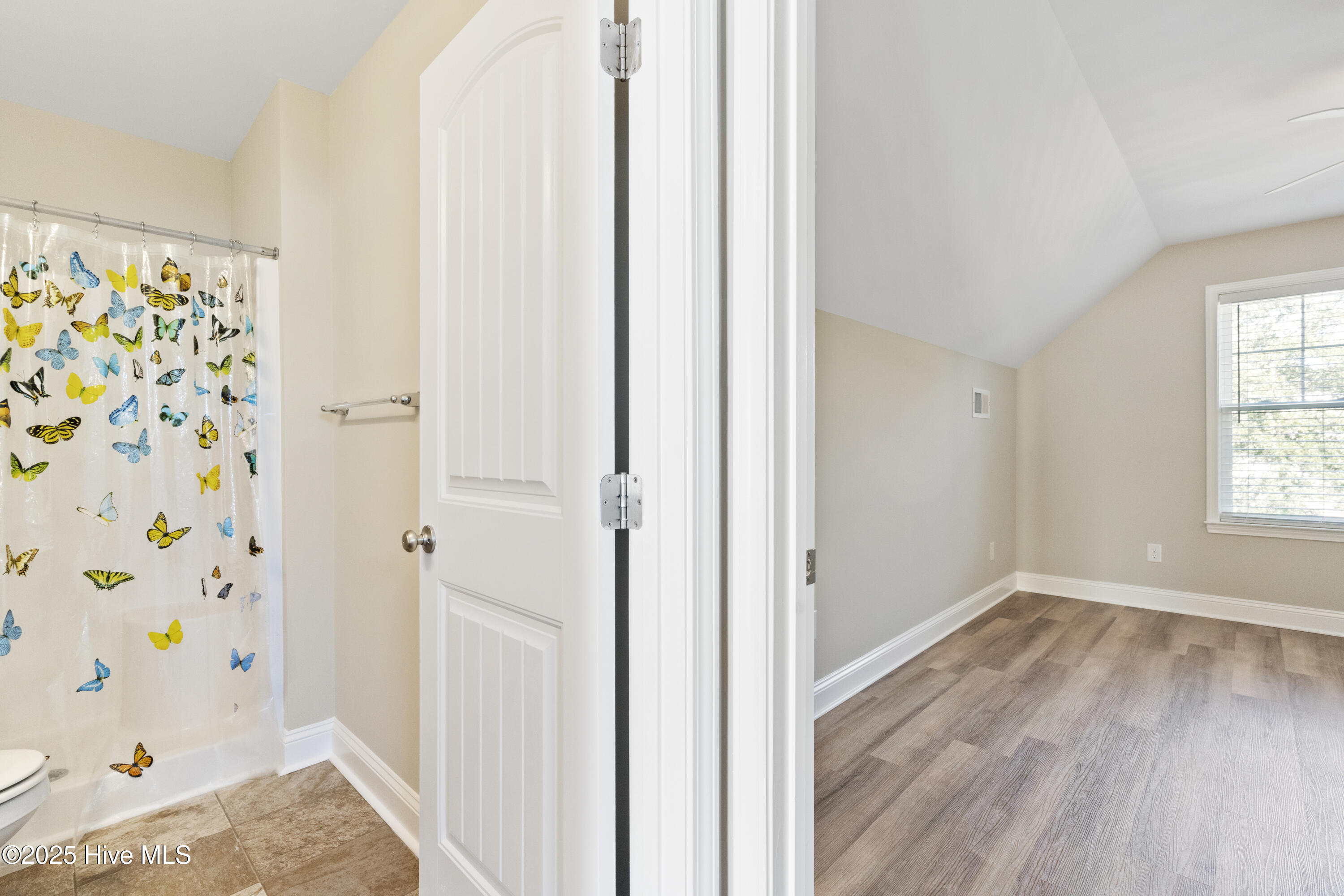 100523532 | Photo 35