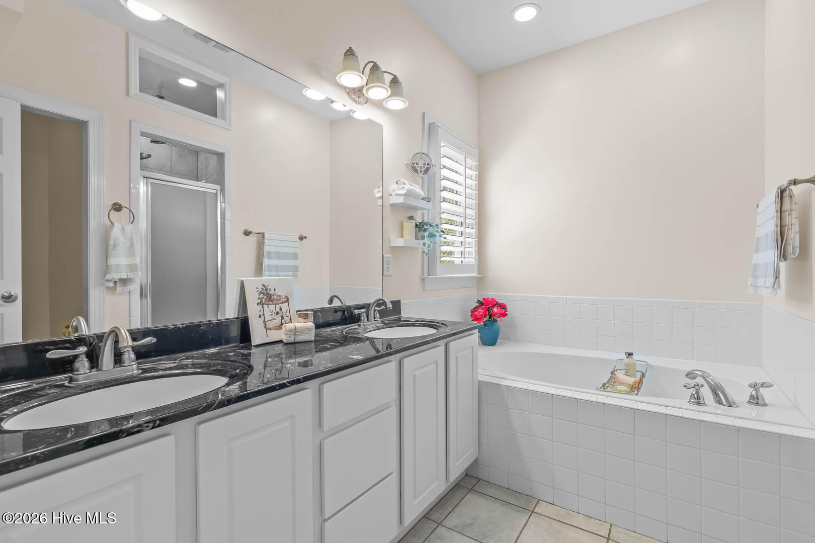 100552363 | Photo 42