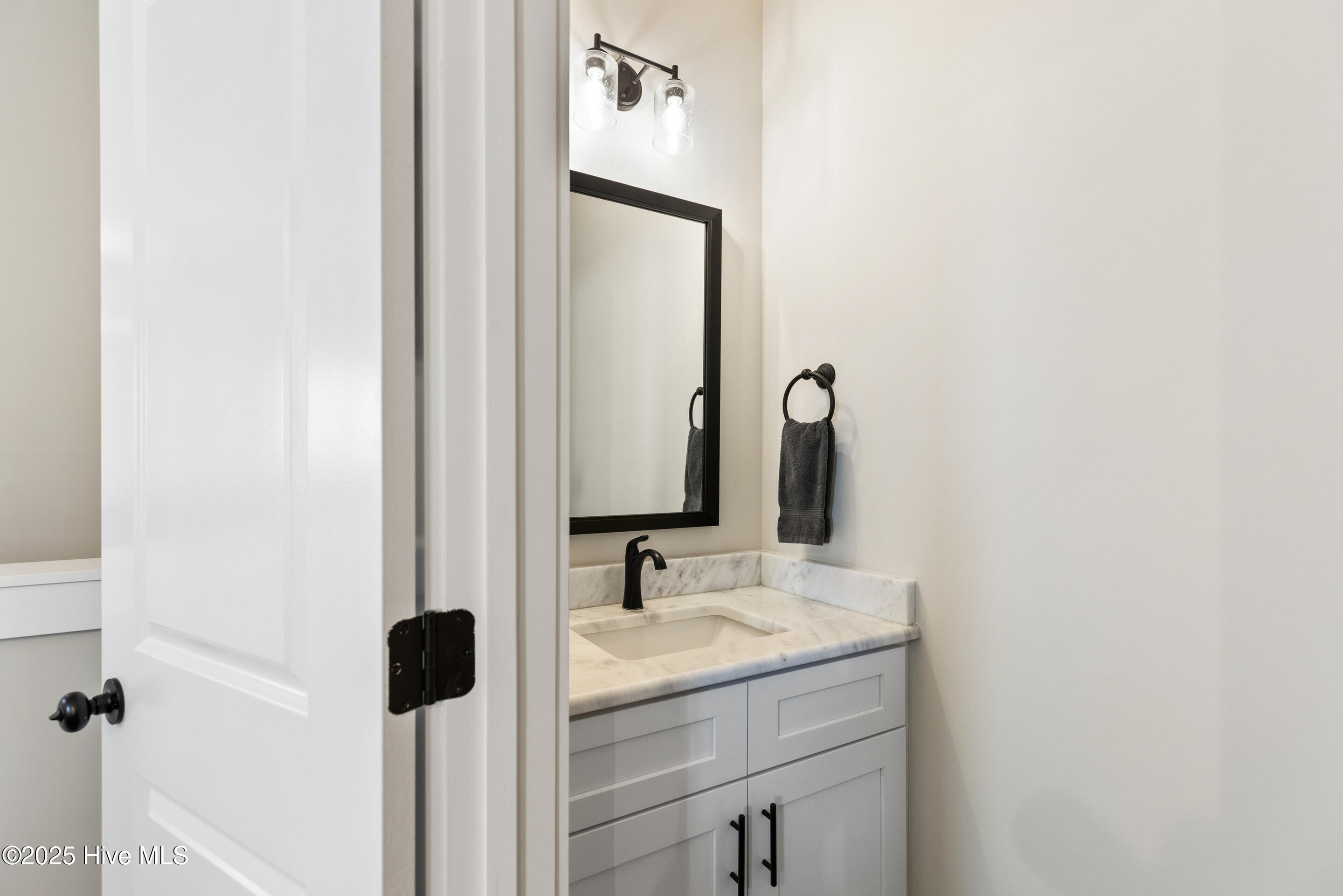 100559926 | Photo 18