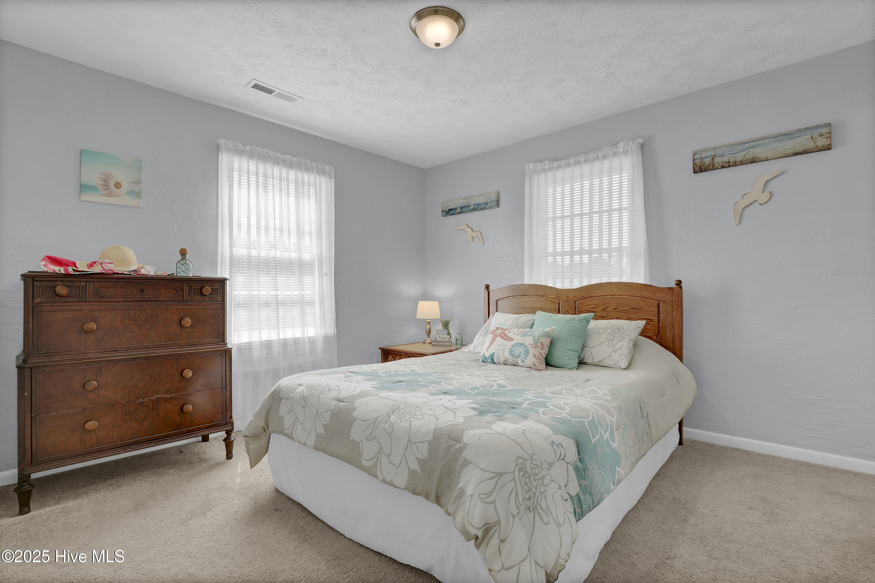 100533401 | Photo 24