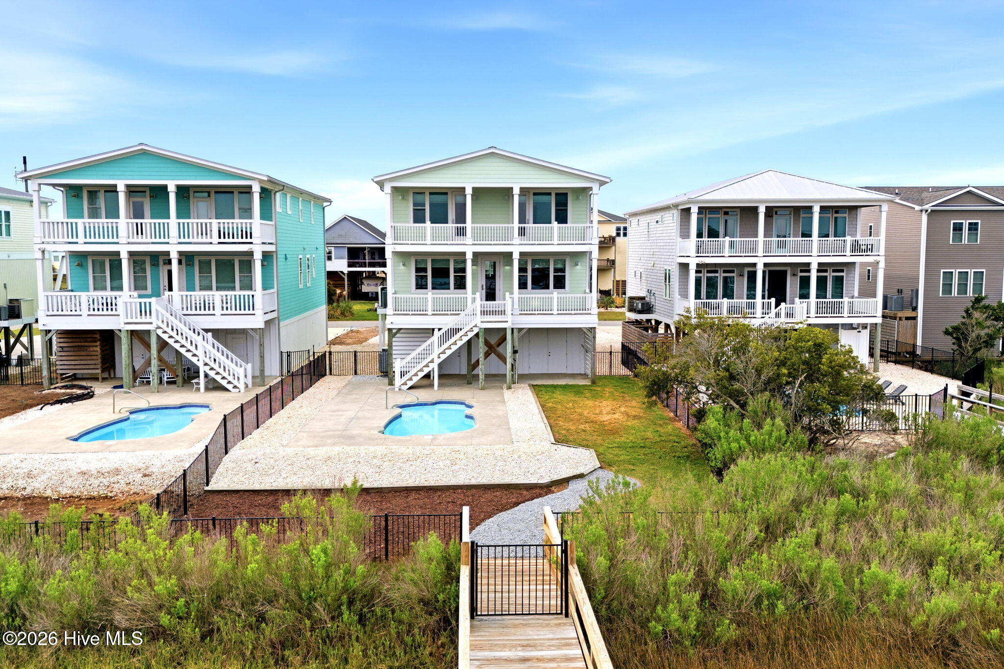 100564360 | Photo 65