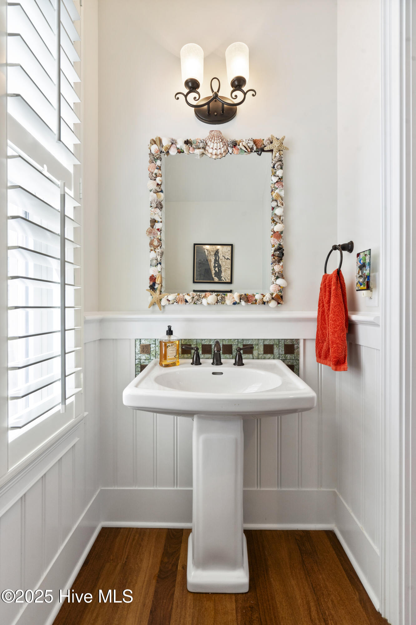 100498817 | Photo 35