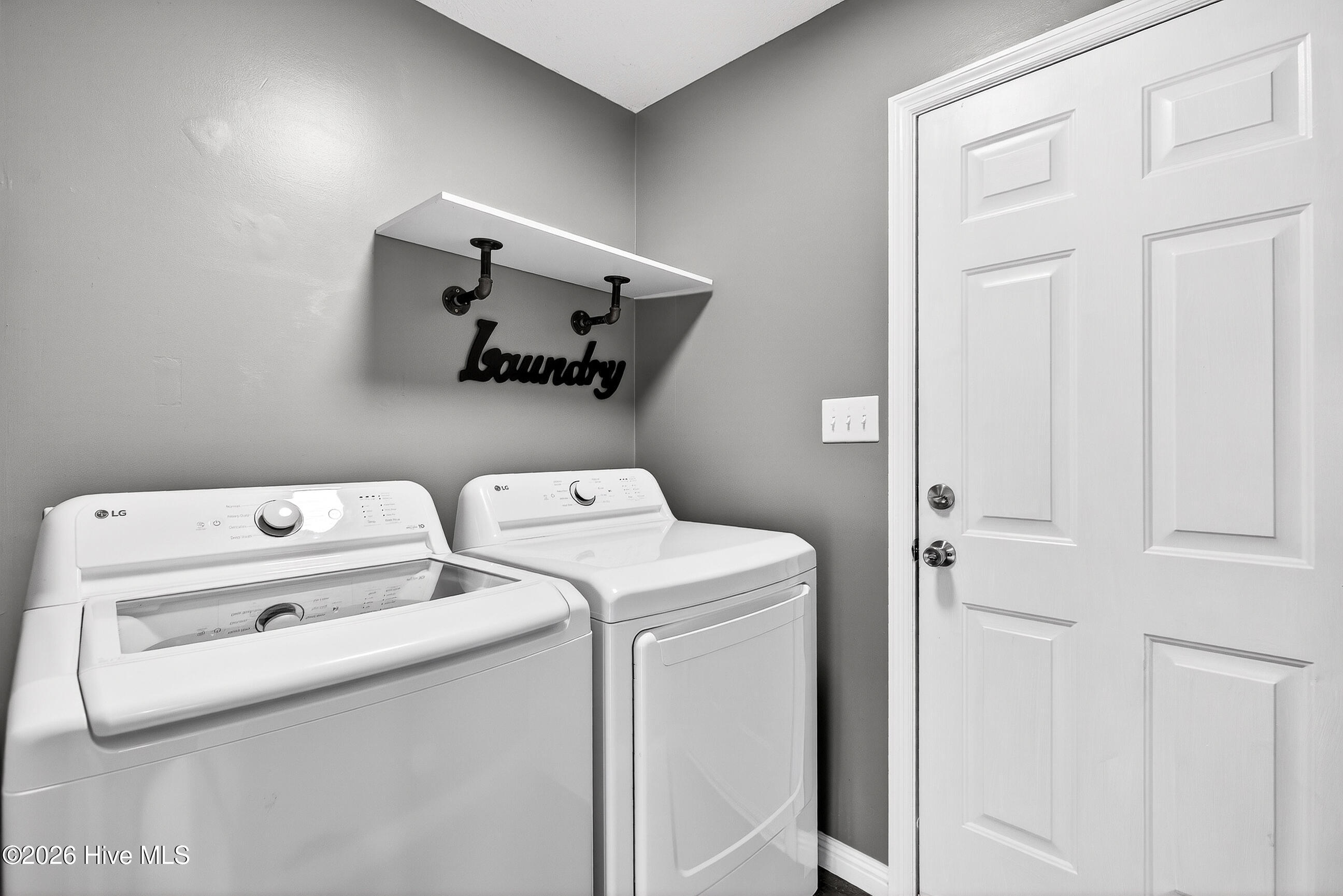 100558339 | Photo 15