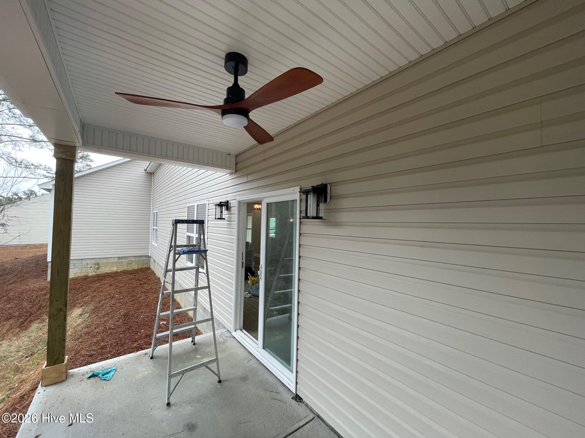 100552862 | Photo 18