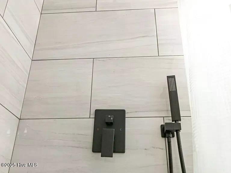 100541445 | Photo 28