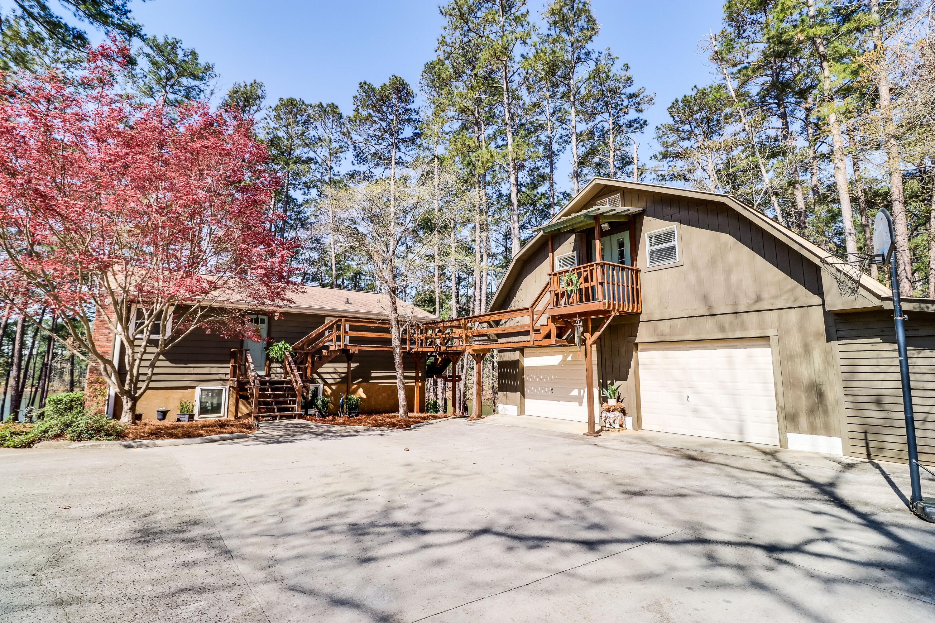 1061 Delaware Dr-38