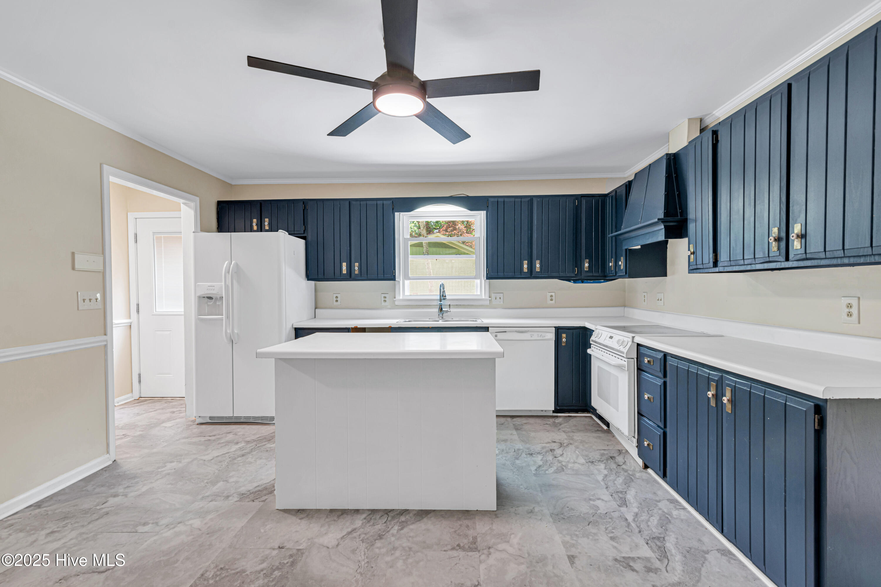 100536398 | Photo 10