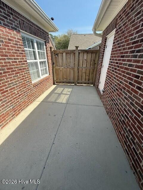 100561850 | Photo 15