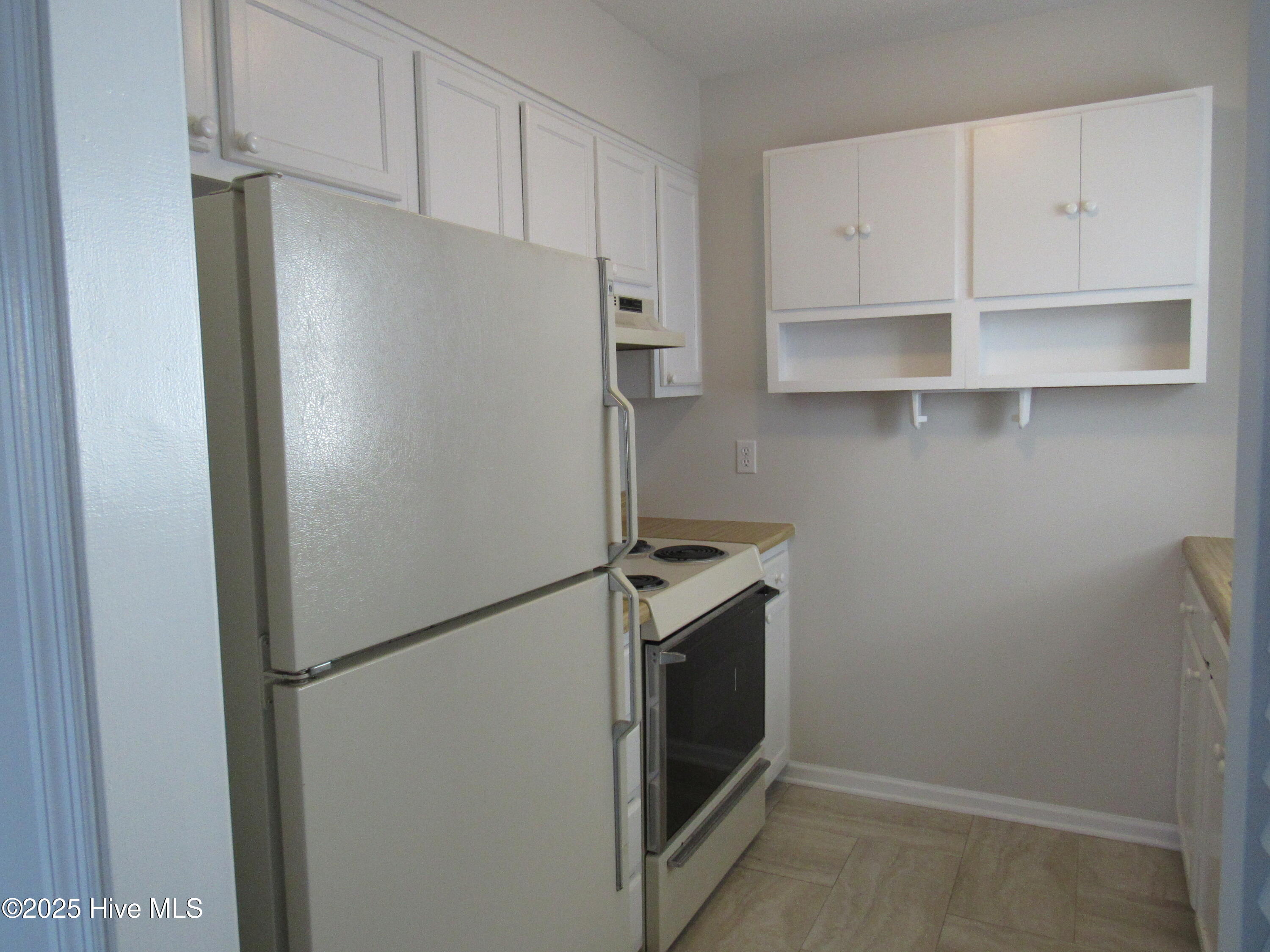 100547003 | Photo 11