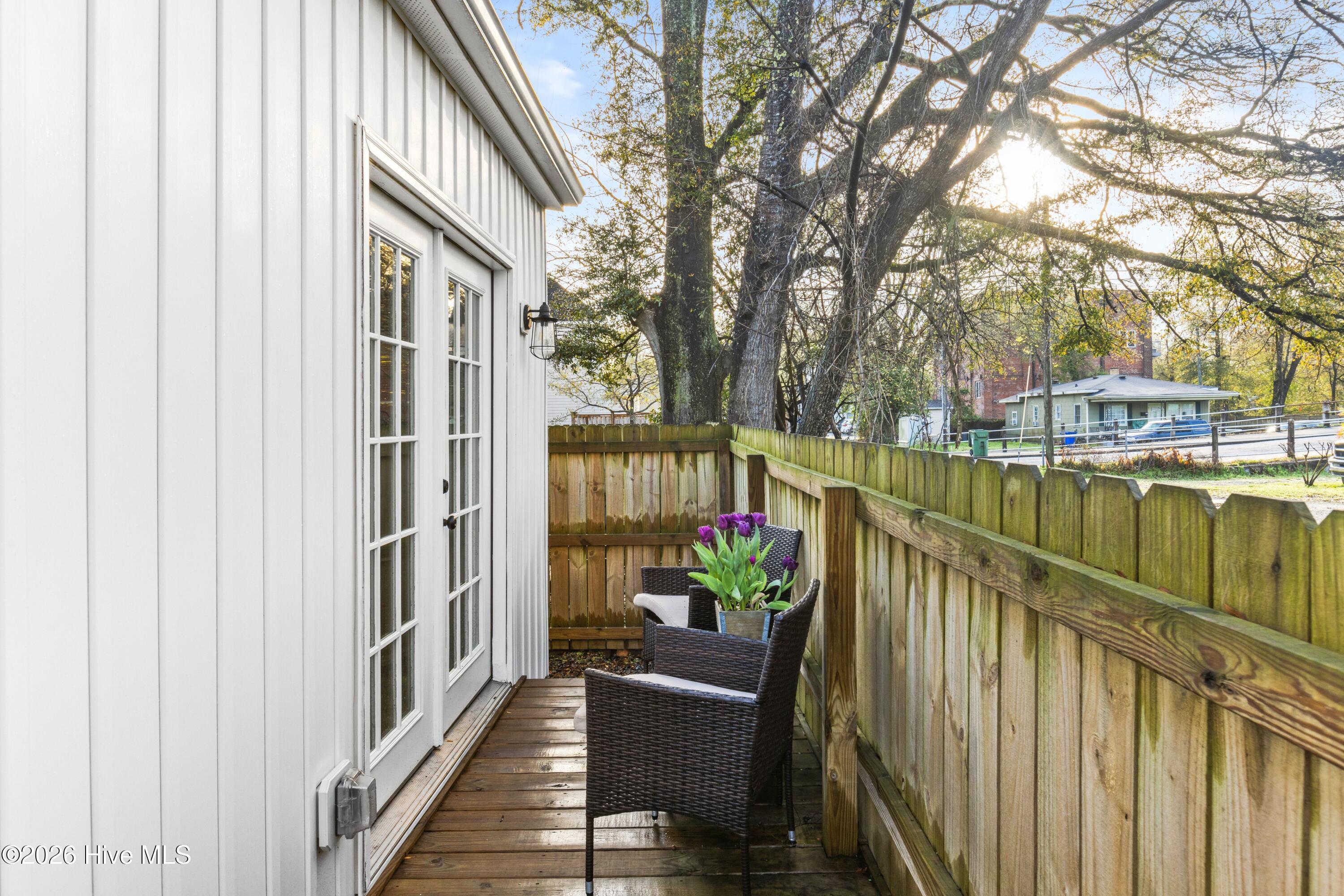 100559701 | Photo 30