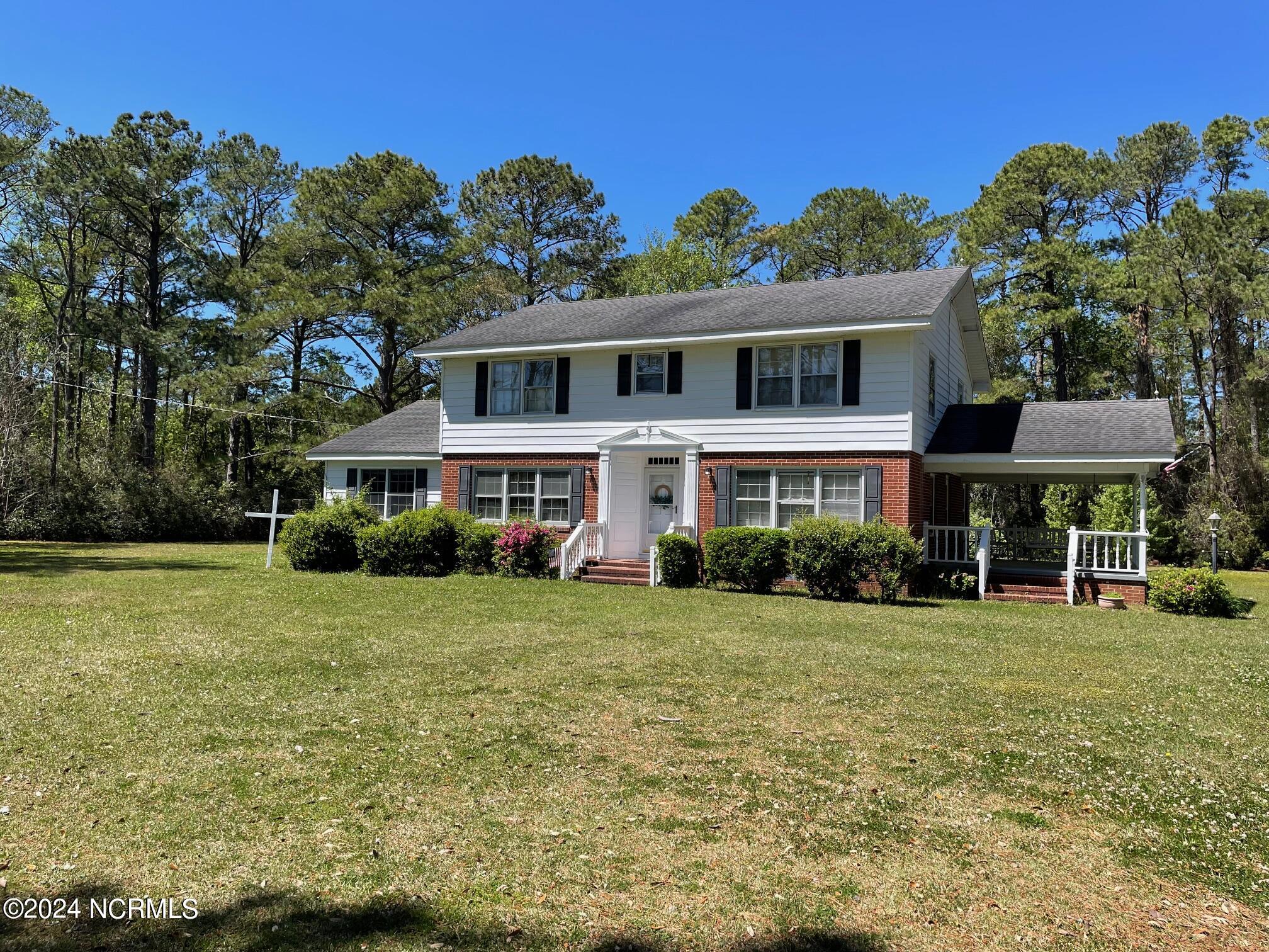 Homes for sale in Cedar Island, NC | 152 W Bayshore Dr, Cedar Island, NC 28520 | MLS# 100442888