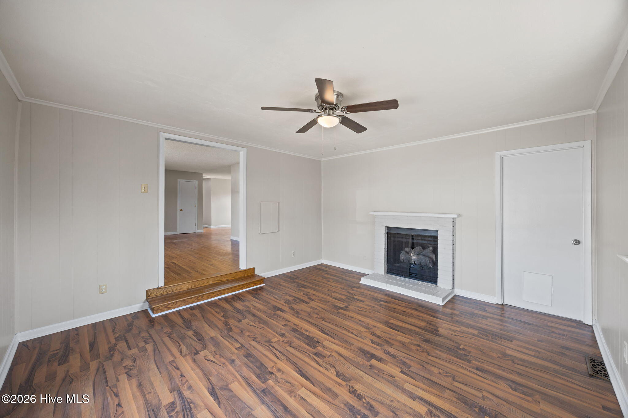 100558216 | Photo 11