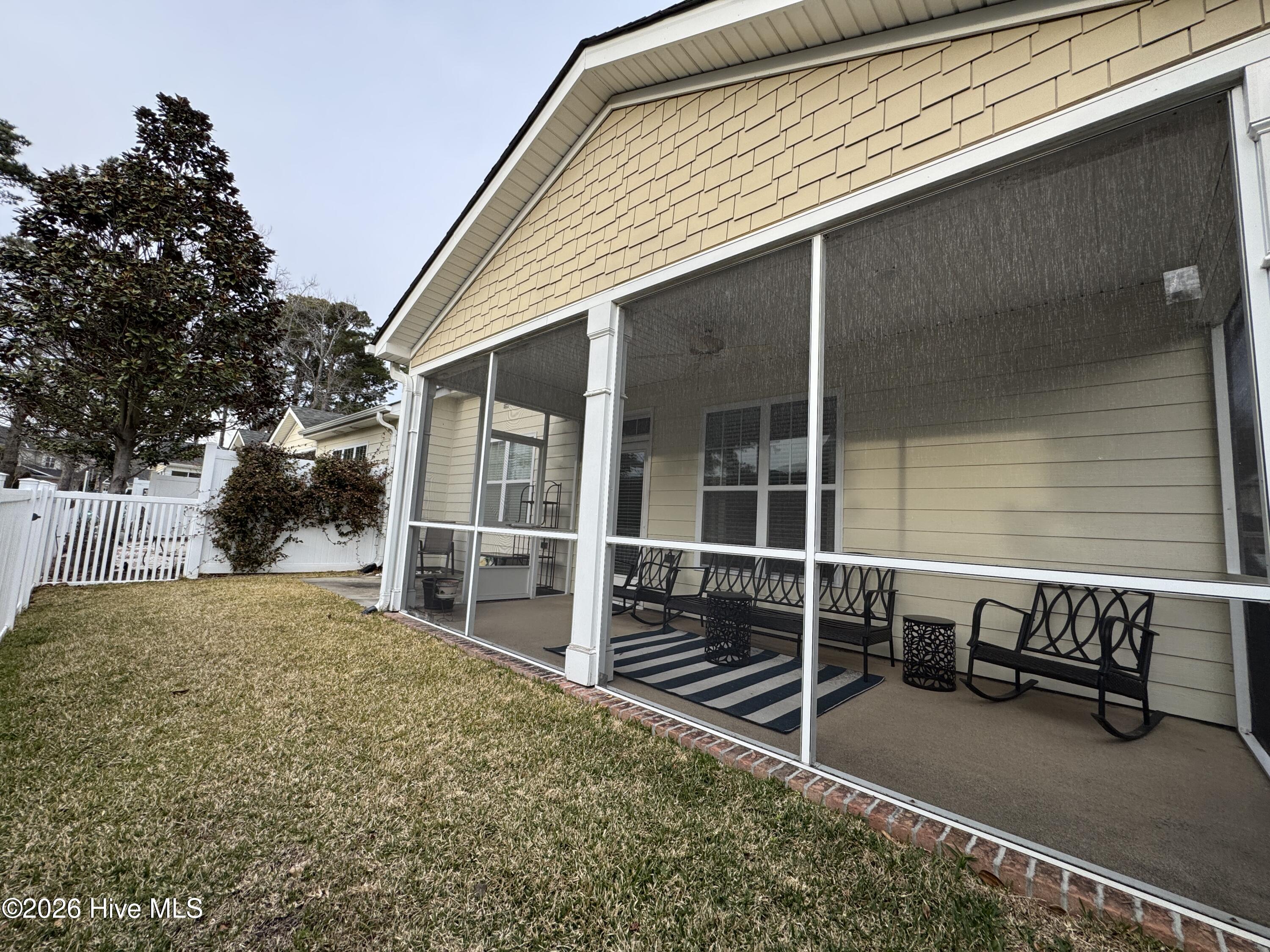 100556490 | Photo 17