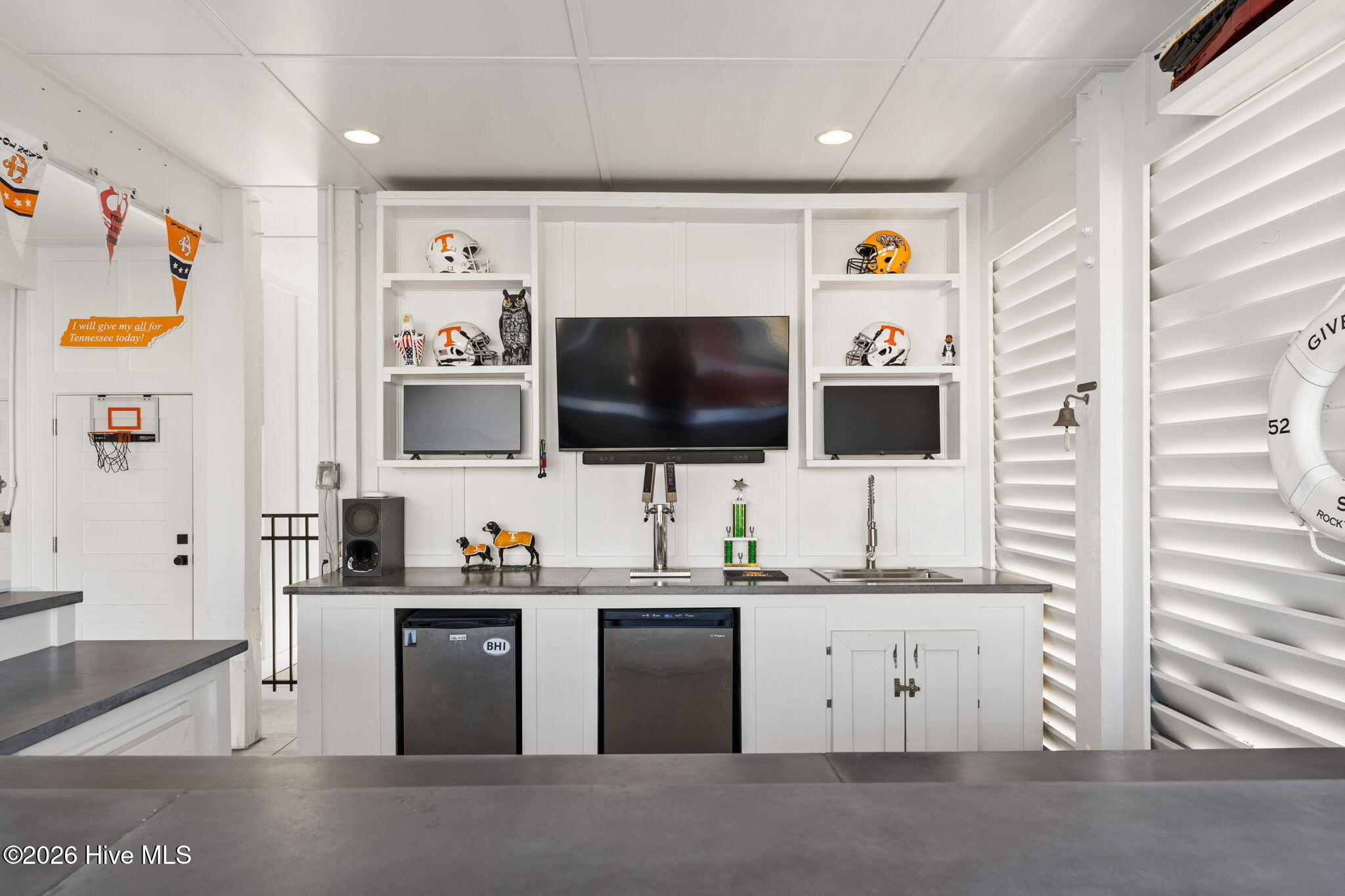 100562376 | Photo 46