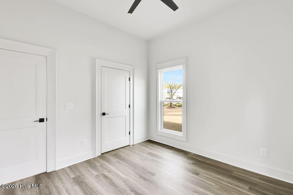 100550907 | Photo 38