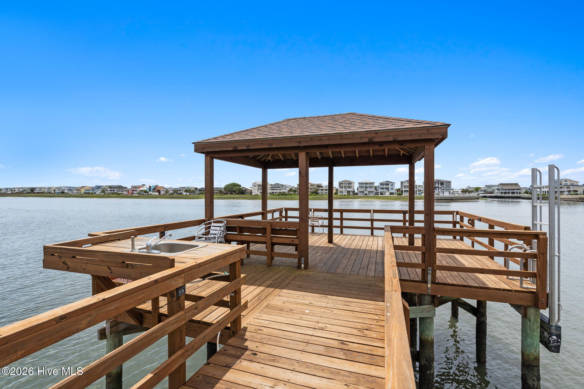 100570592 | Photo 54