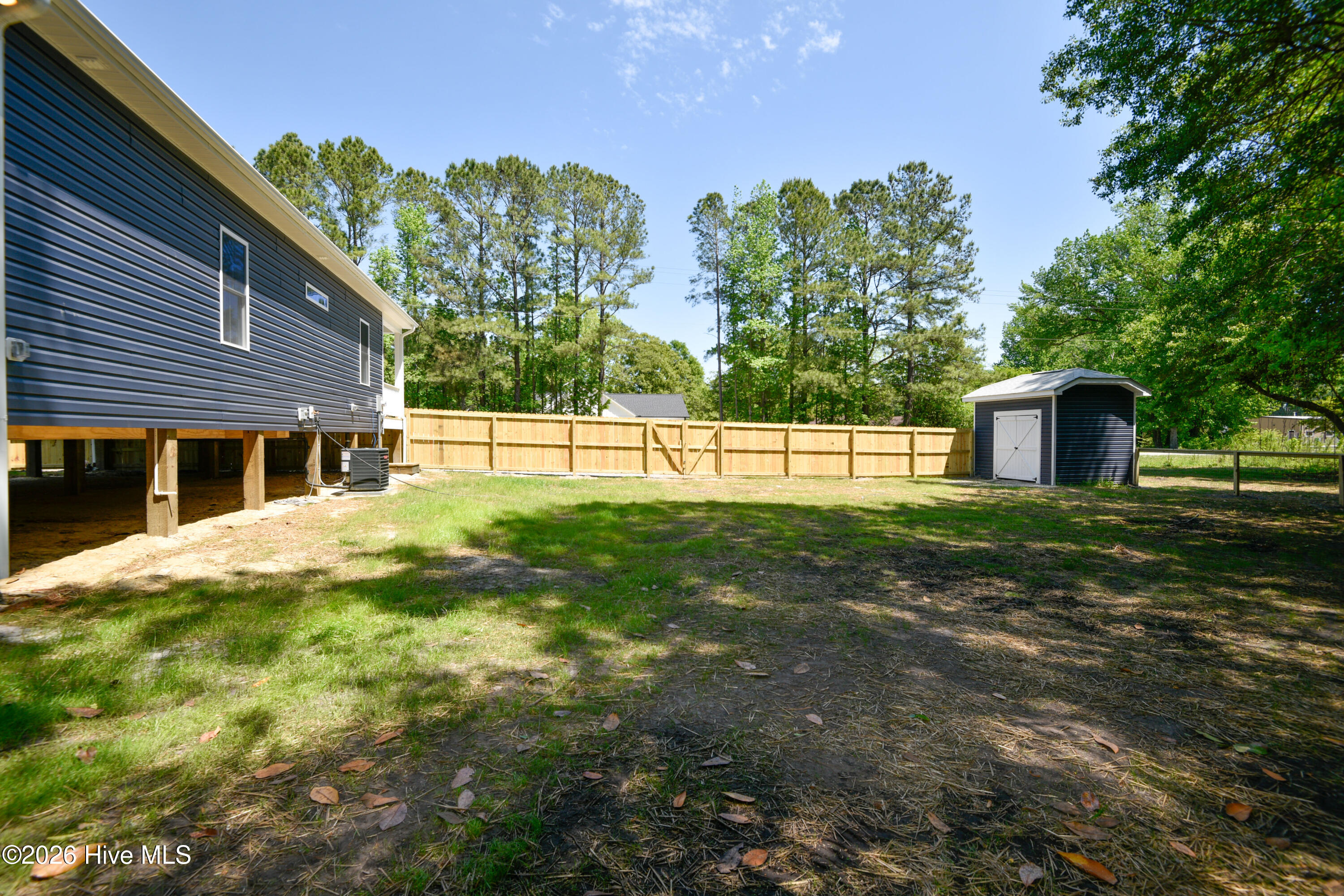 100569320 | Photo 68